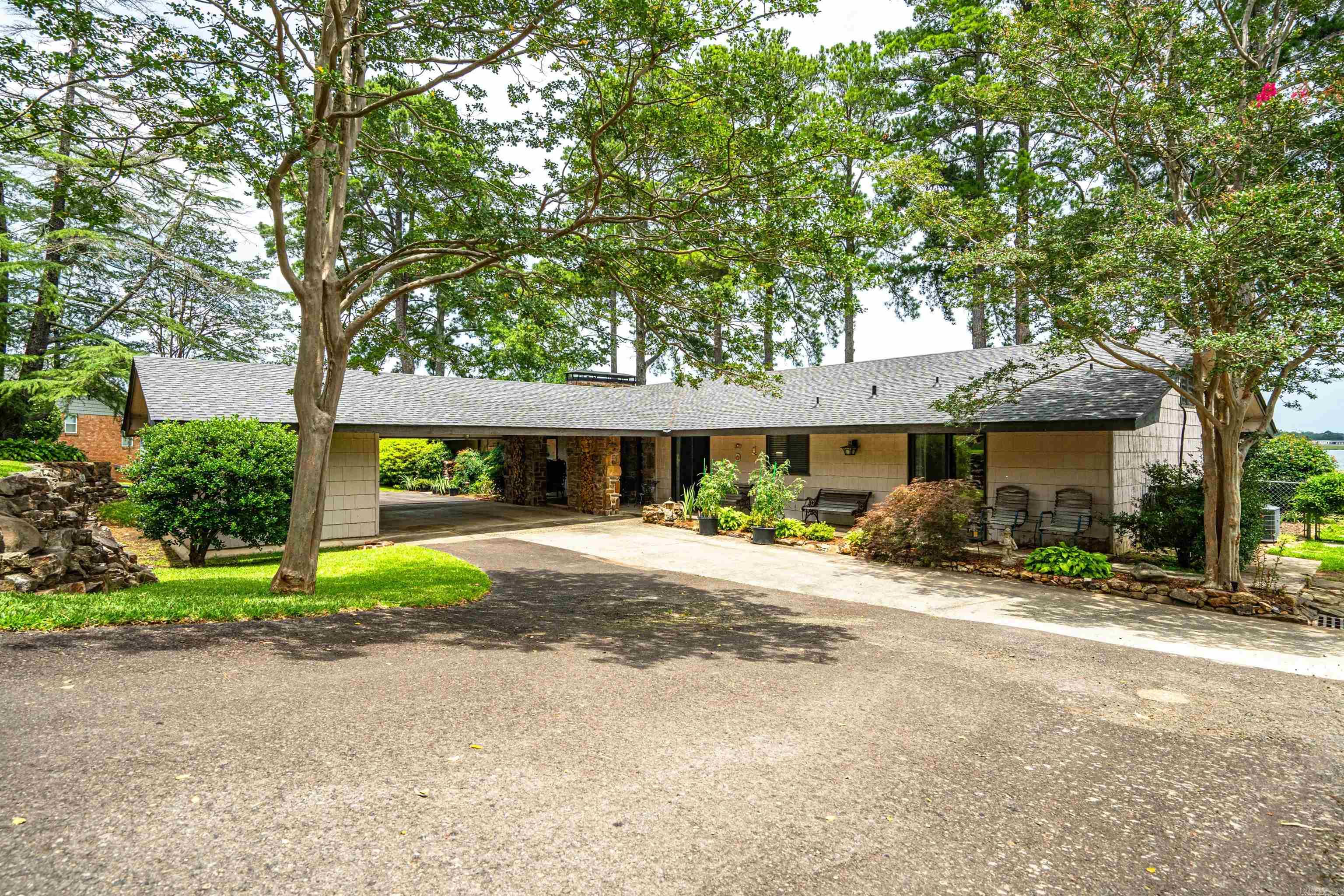 462 Caroline Acres Point Hot Springs, AR 71913