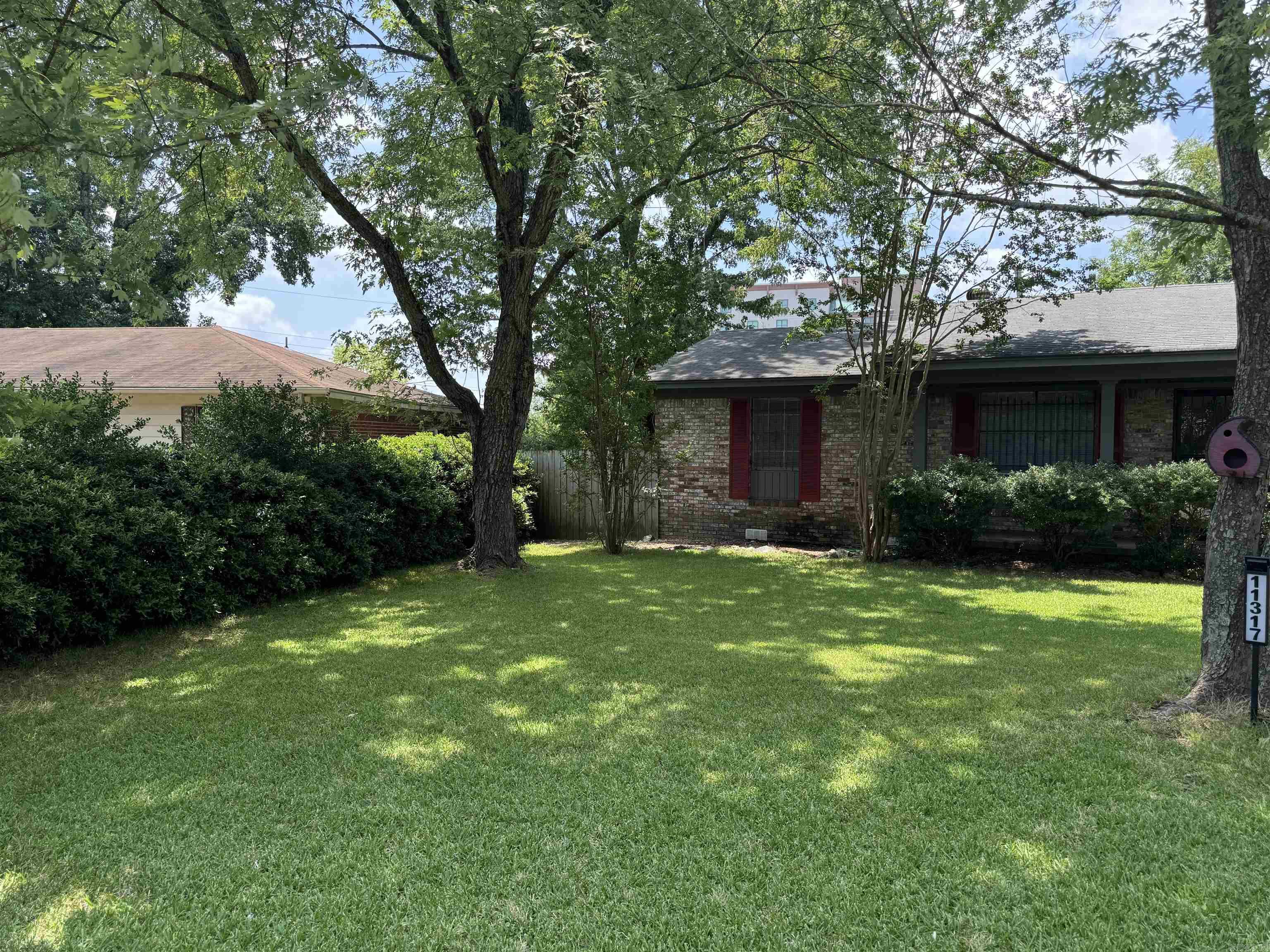 11317 Eric Lane — photo 2