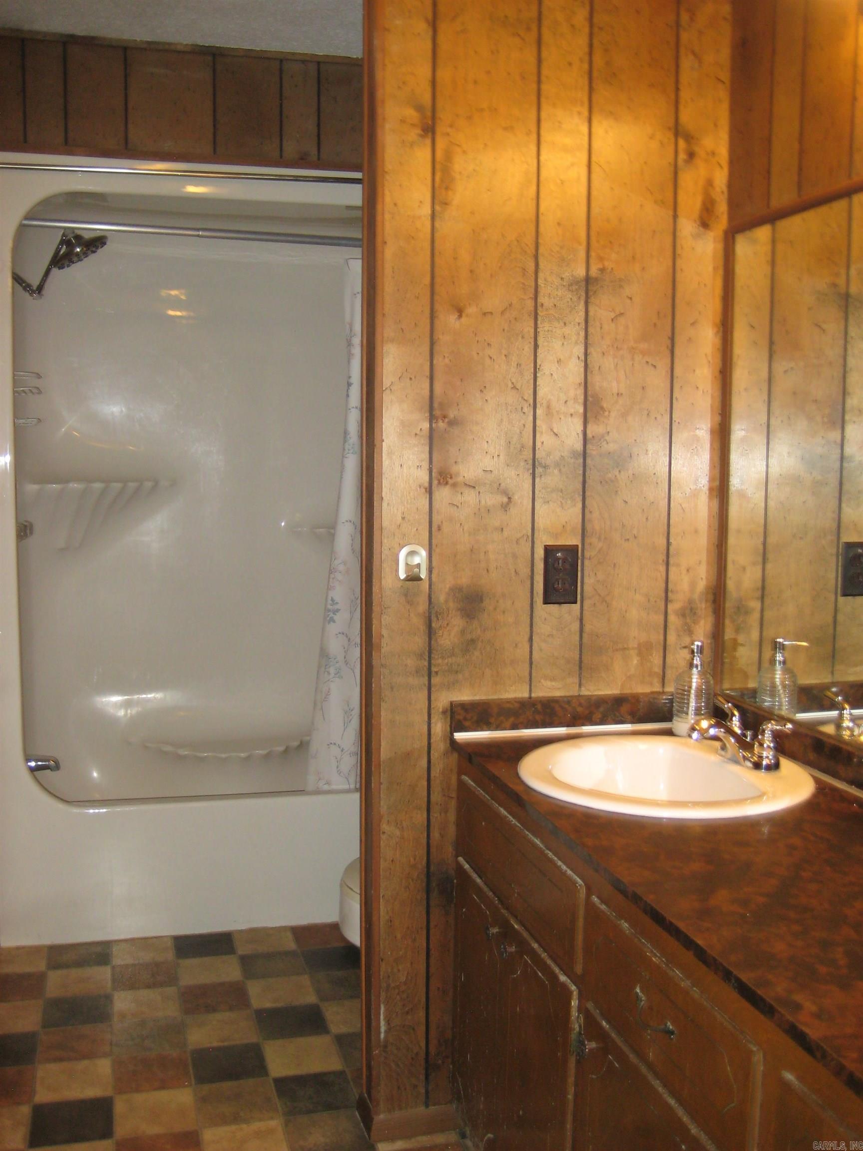 901 Hastey Avenue Mena, AR 71953