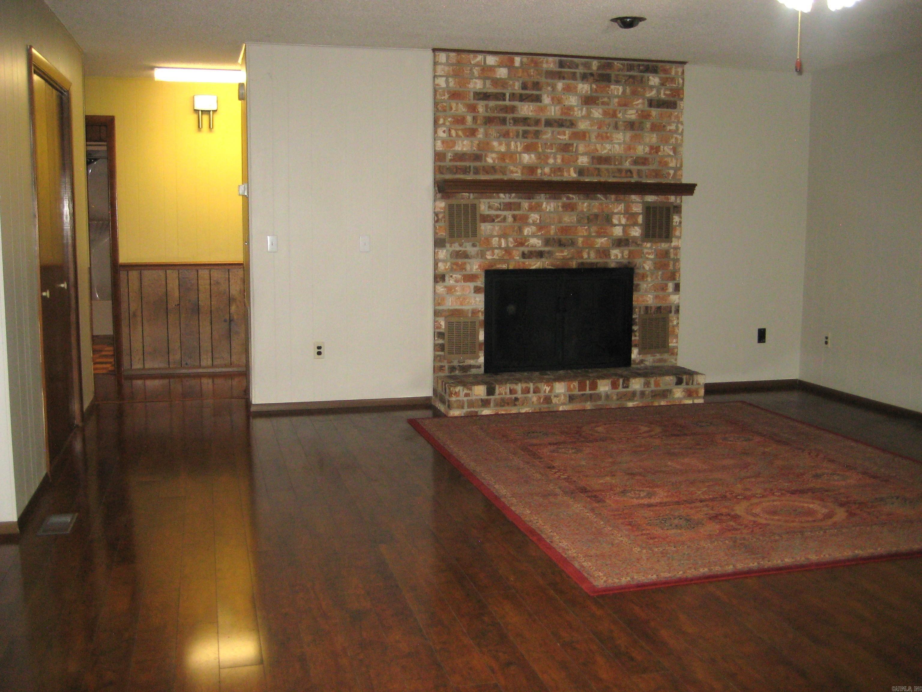 901 Hastey Avenue Mena, AR 71953