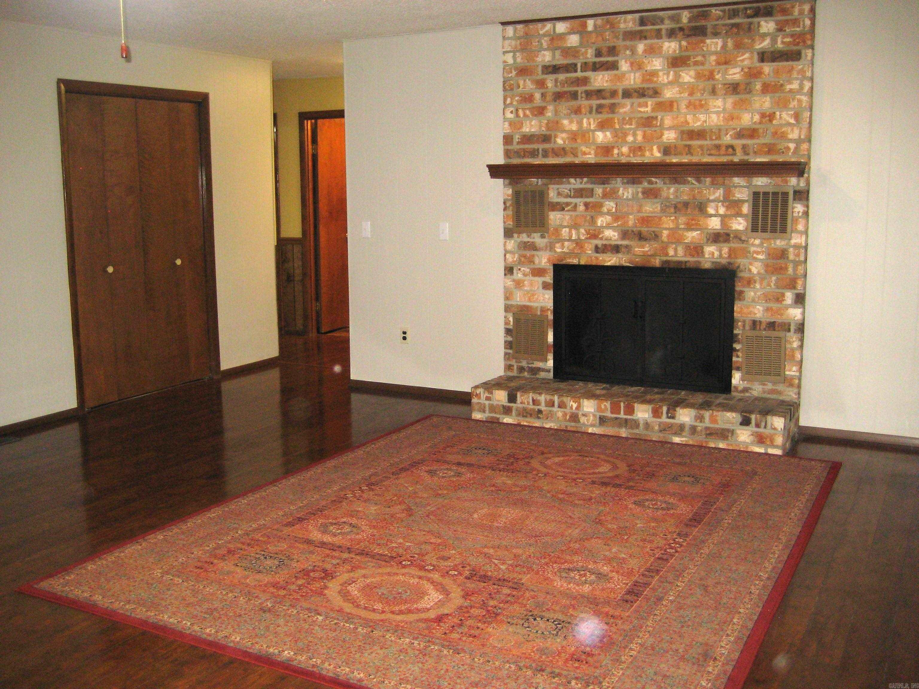 901 Hastey Avenue Mena, AR 71953