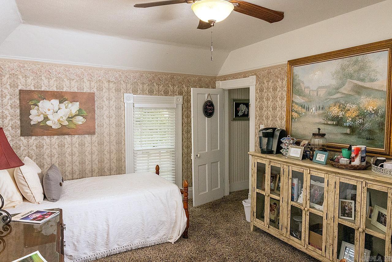 1201 S Reine Street Mena, AR 71953