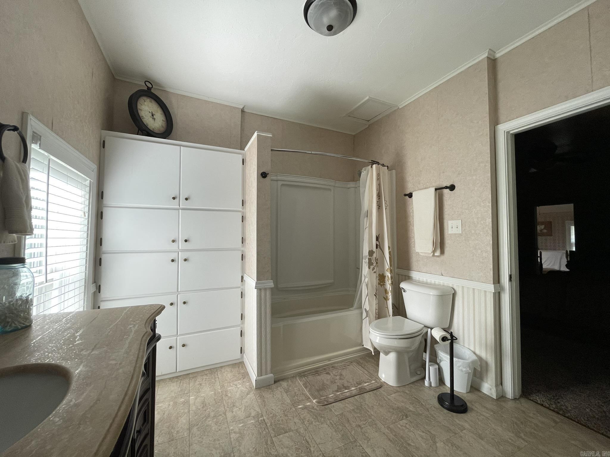 1201 S Reine Street Mena, AR 71953