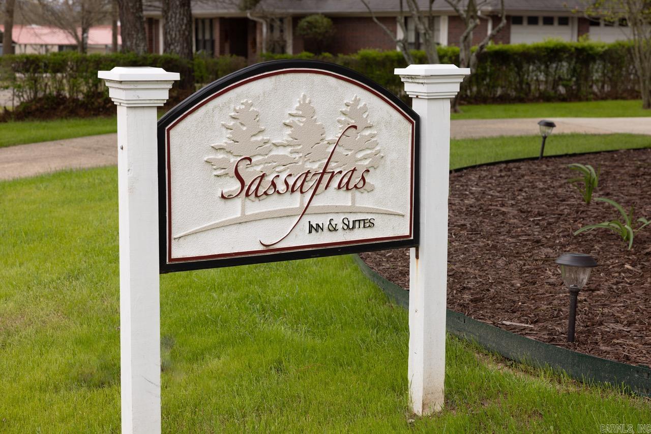 1201 S Reine Street Mena, AR 71953