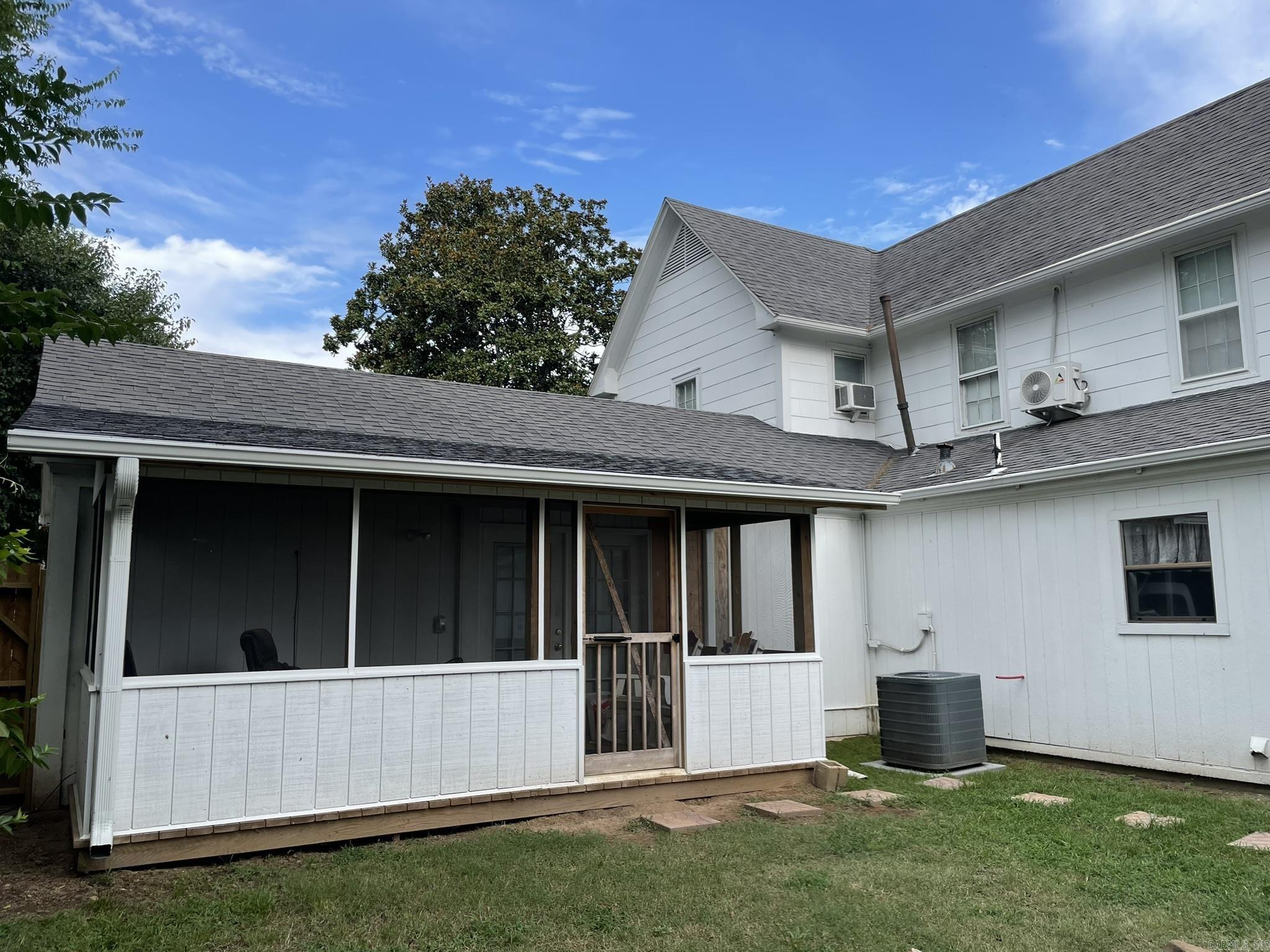 1201 S Reine Street Mena, AR 71953