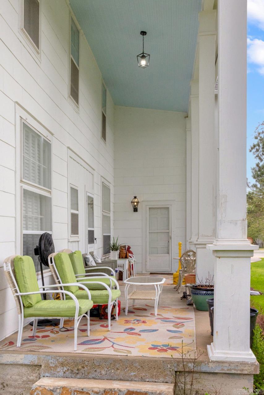 1201 S Reine Street Mena, AR 71953