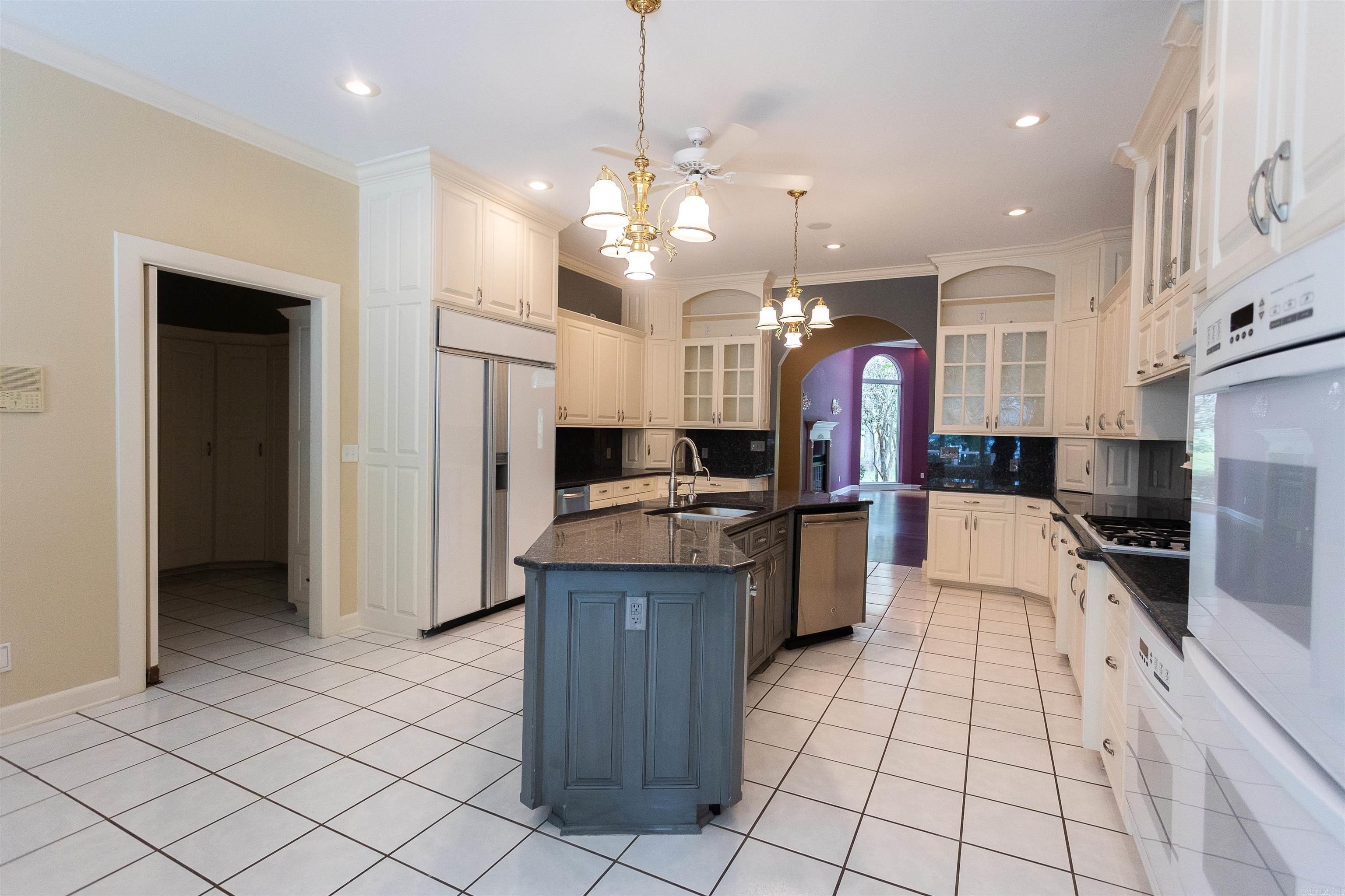 1686 Marina  Russellville, AR