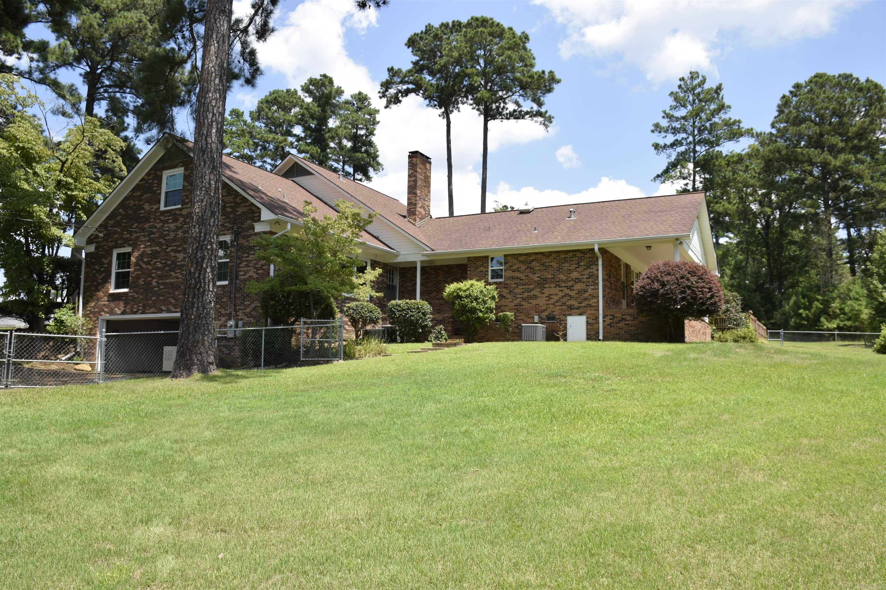 1899 Maul Rd Camden, AR 71701