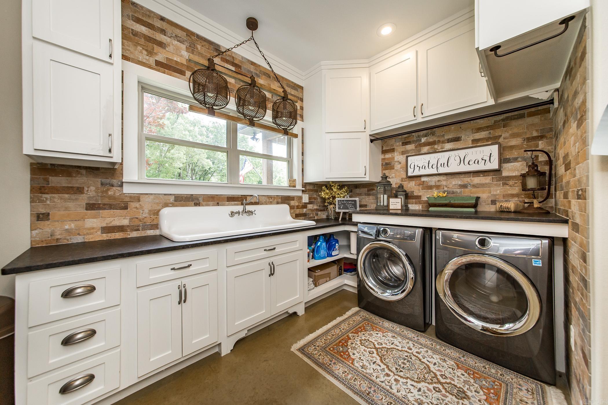 2494 Highway 236 E Lonoke, AR 72086