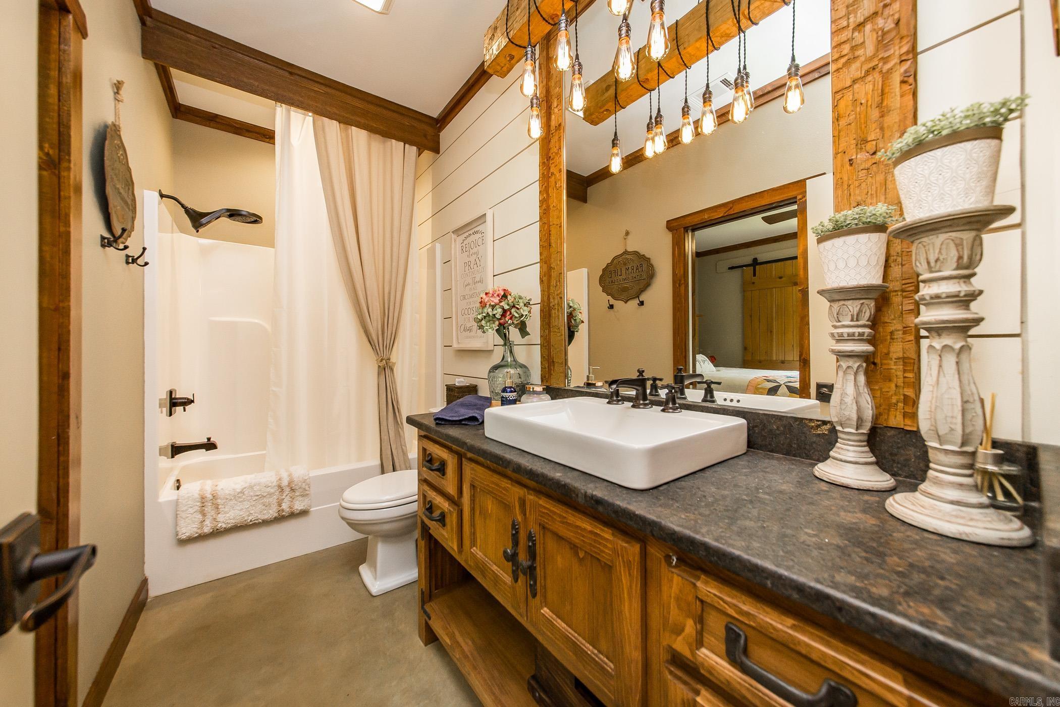 2494 Highway 236 E Lonoke, AR 72086