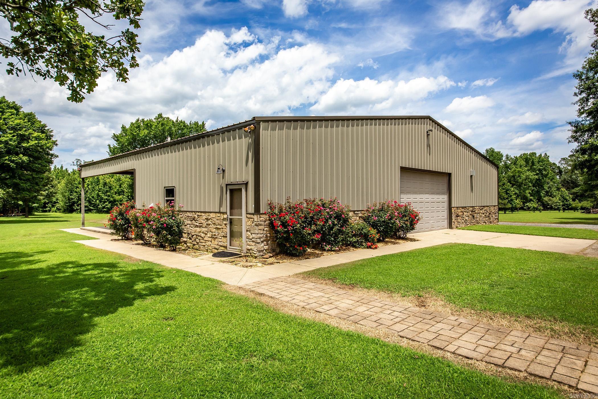 2494 Highway 236 E Lonoke, AR 72086