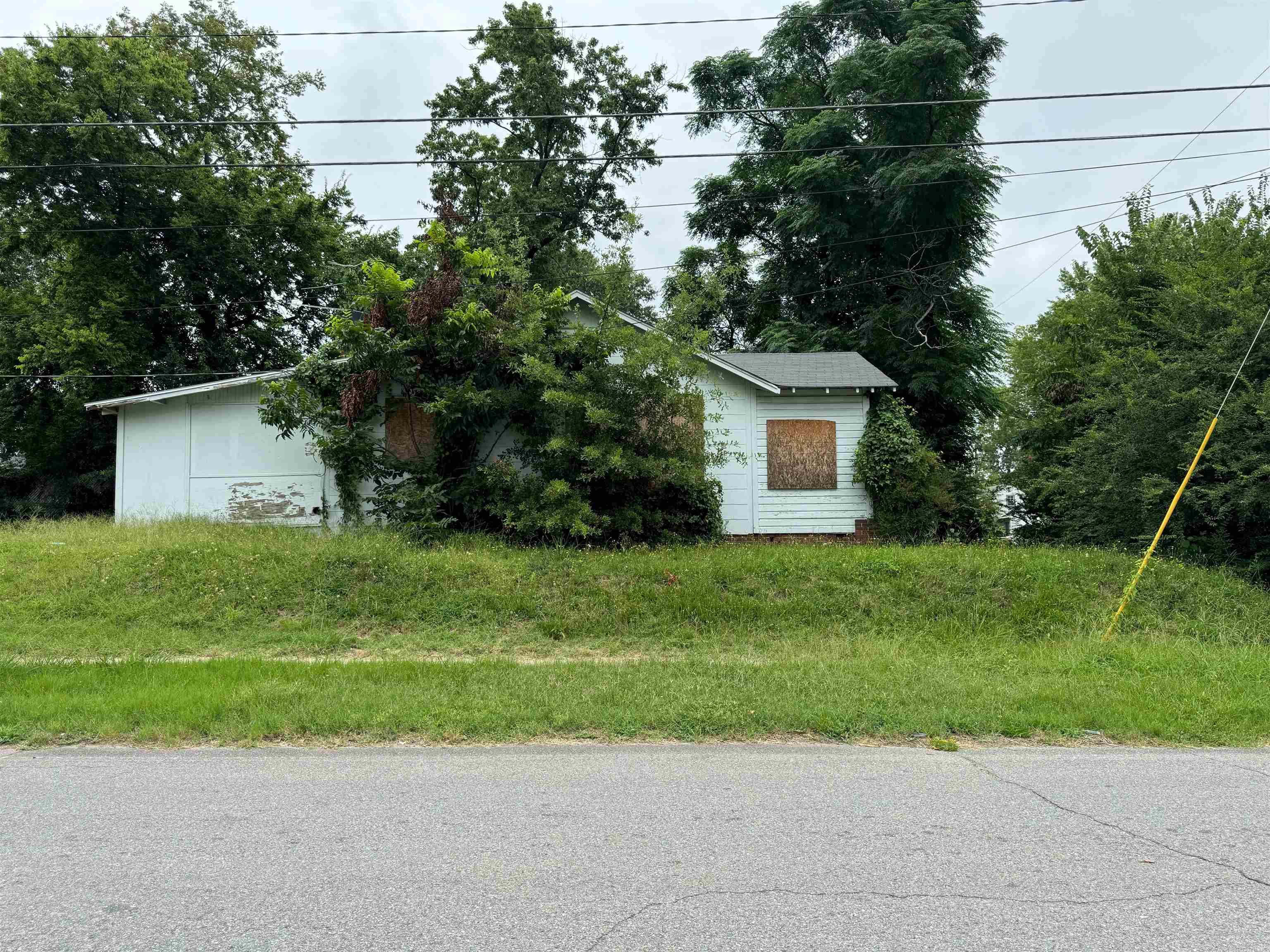 1801 N Poplar  North Little Rock, AR