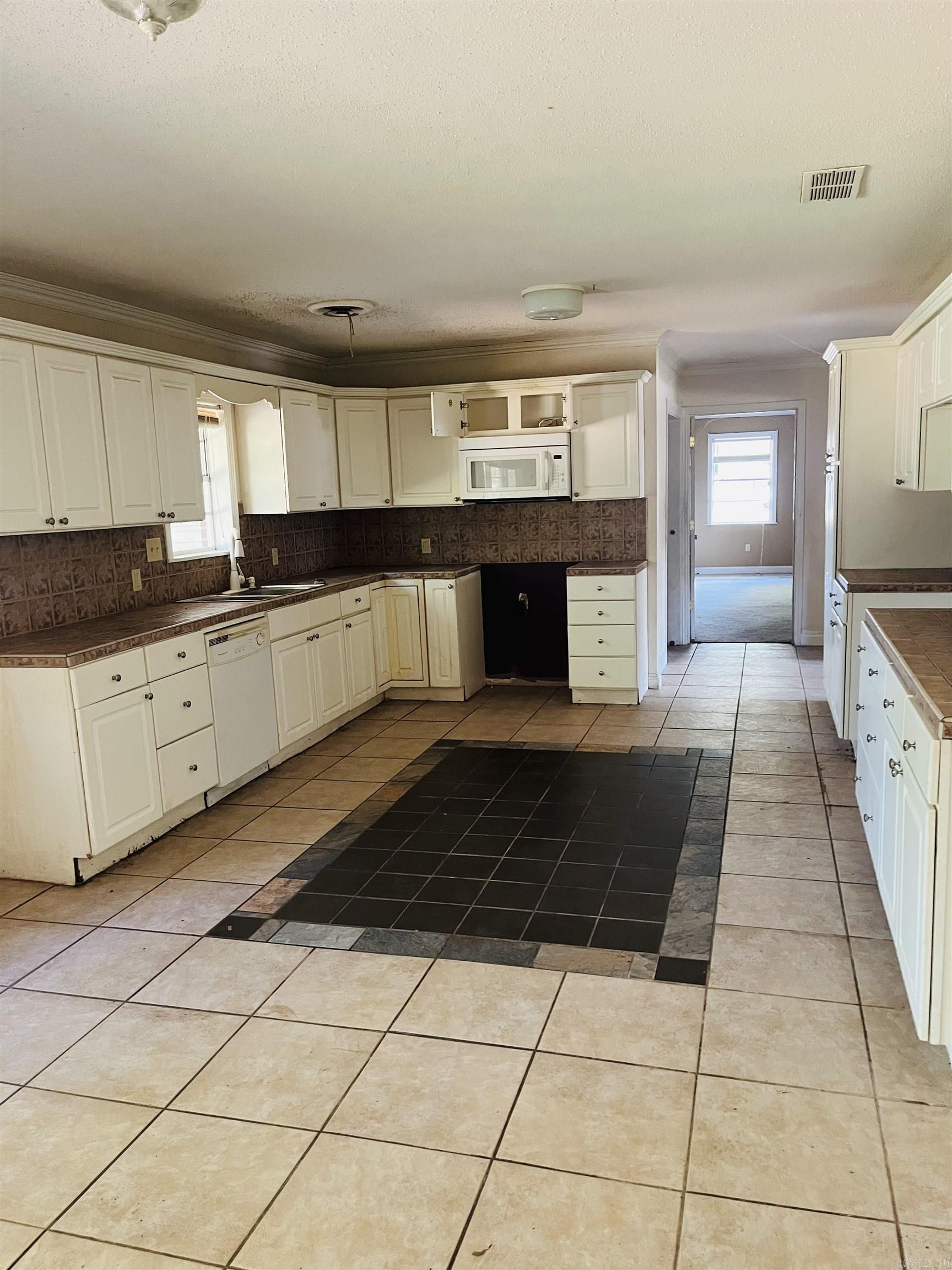 467 S Edwards  Monticello, AR