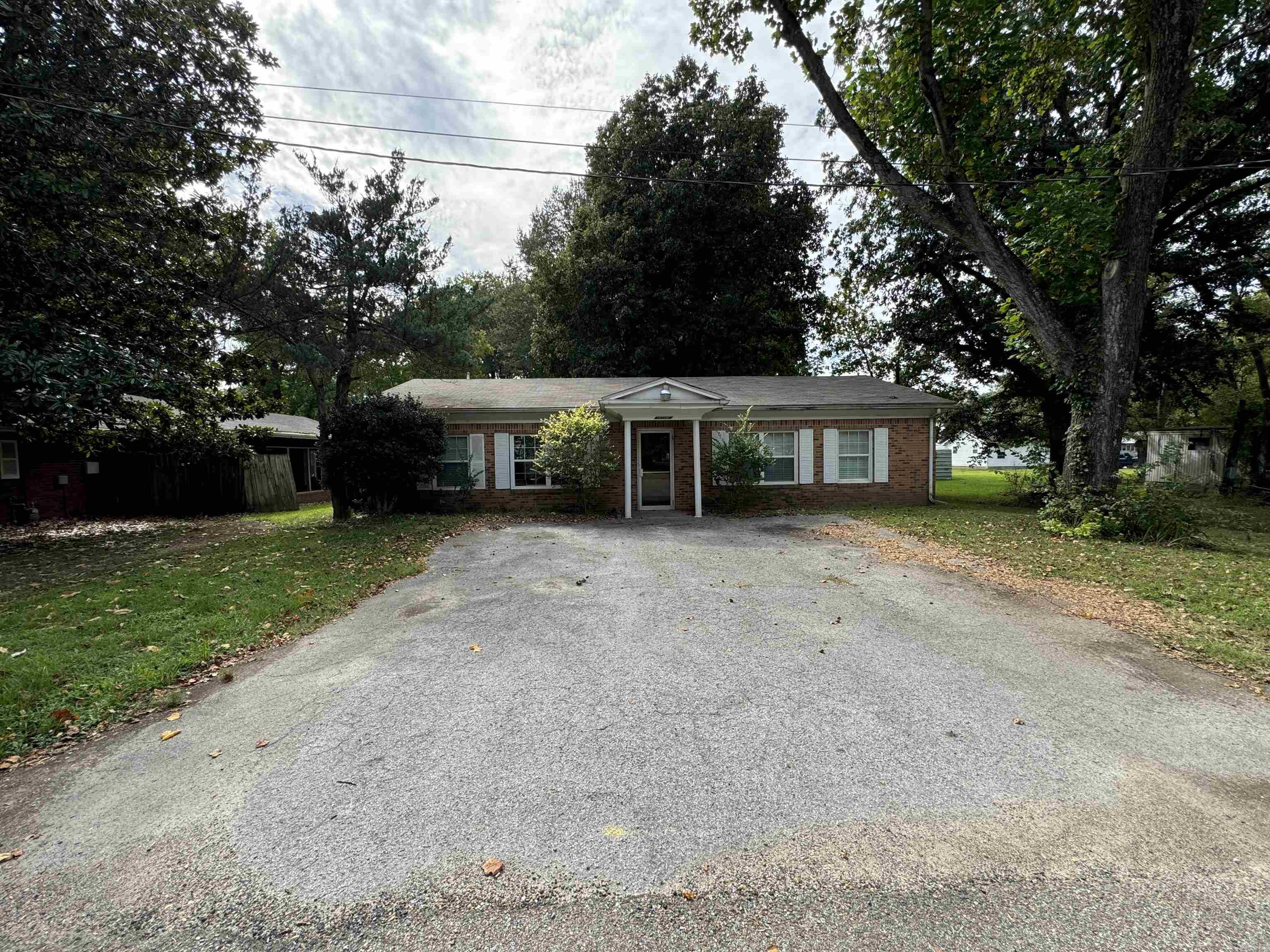 153 N Hickory  Piggott, AR