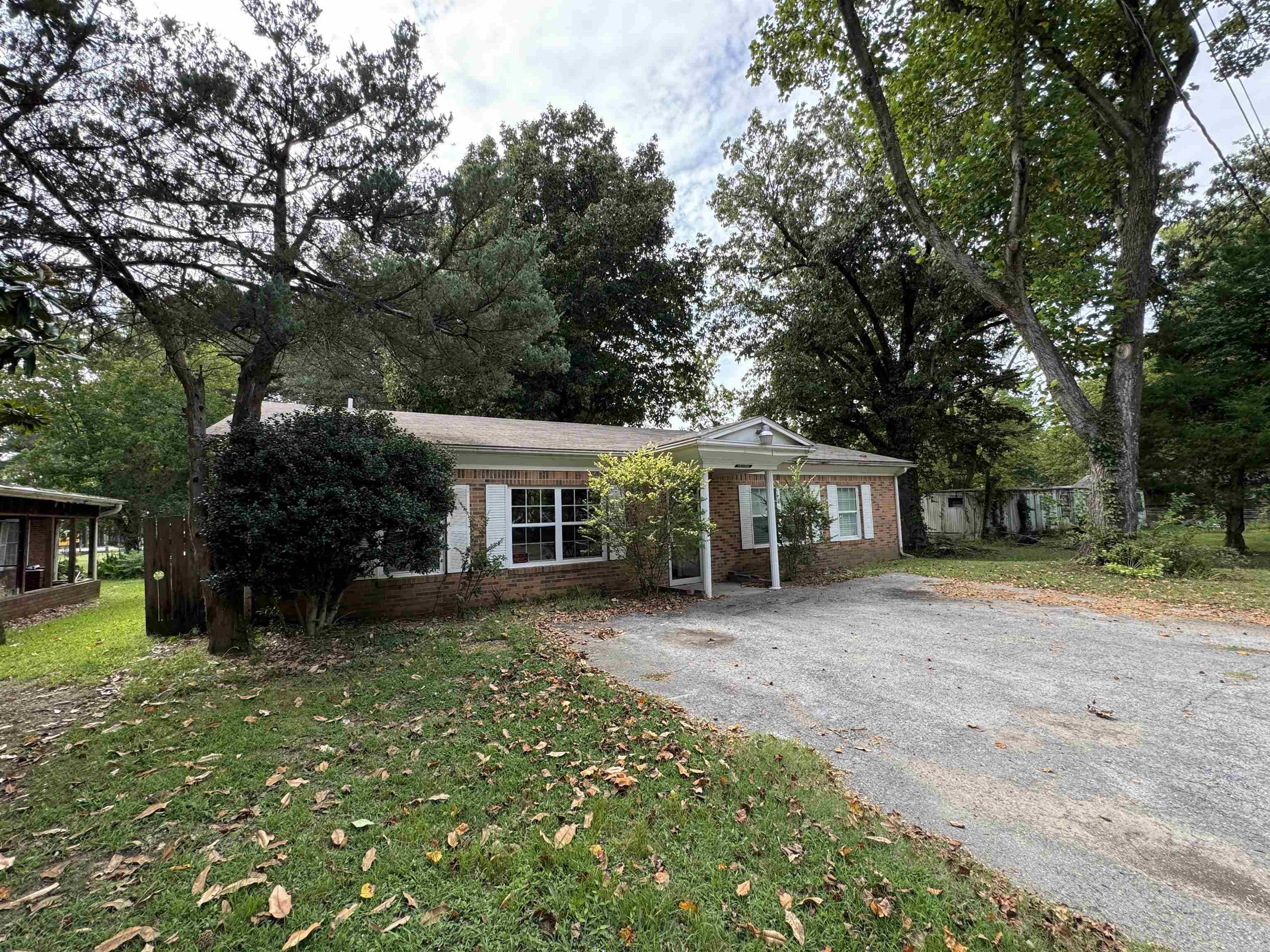 153 N Hickory  Piggott, AR