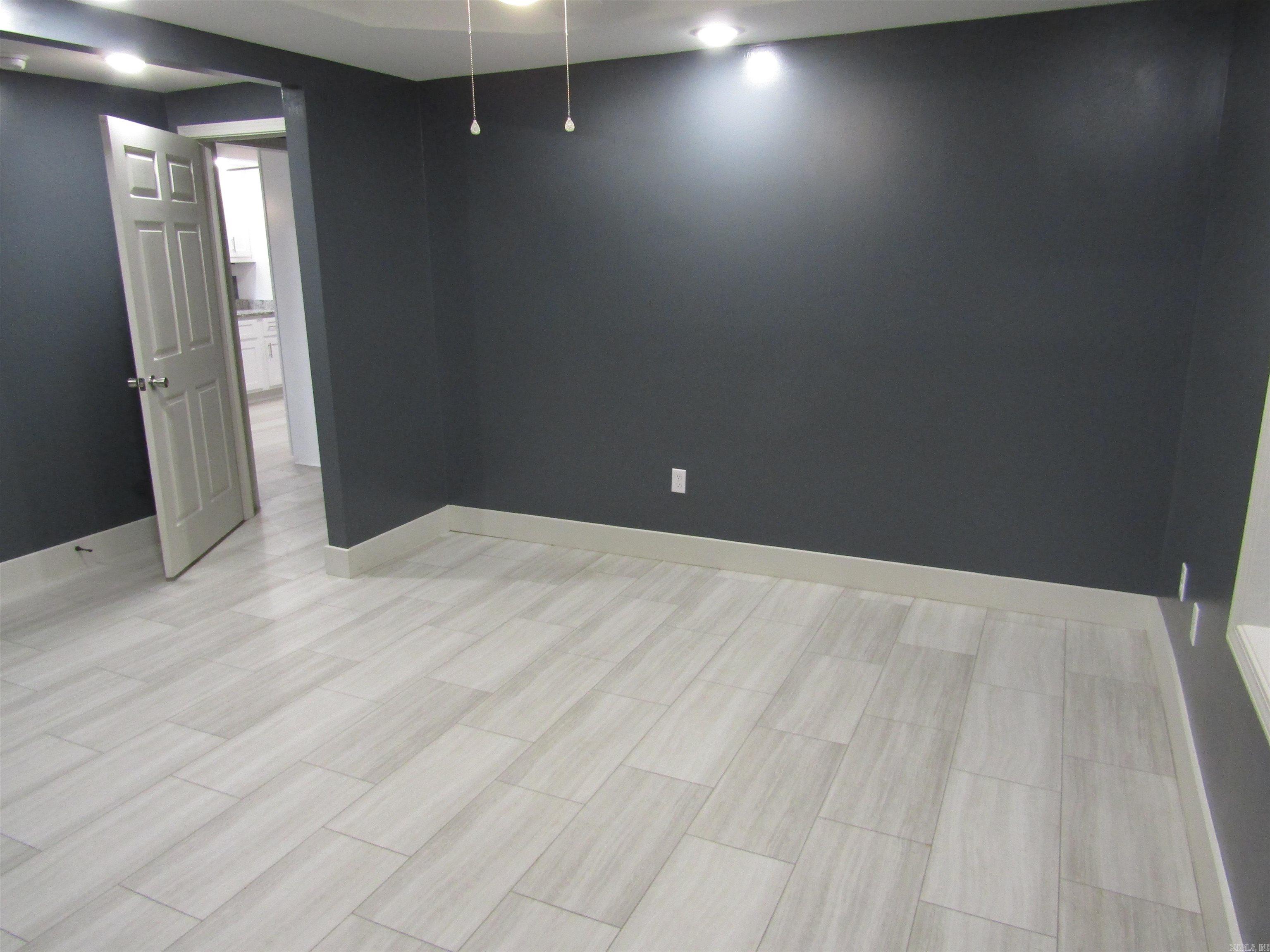 1203 E Lake  Paragould, AR