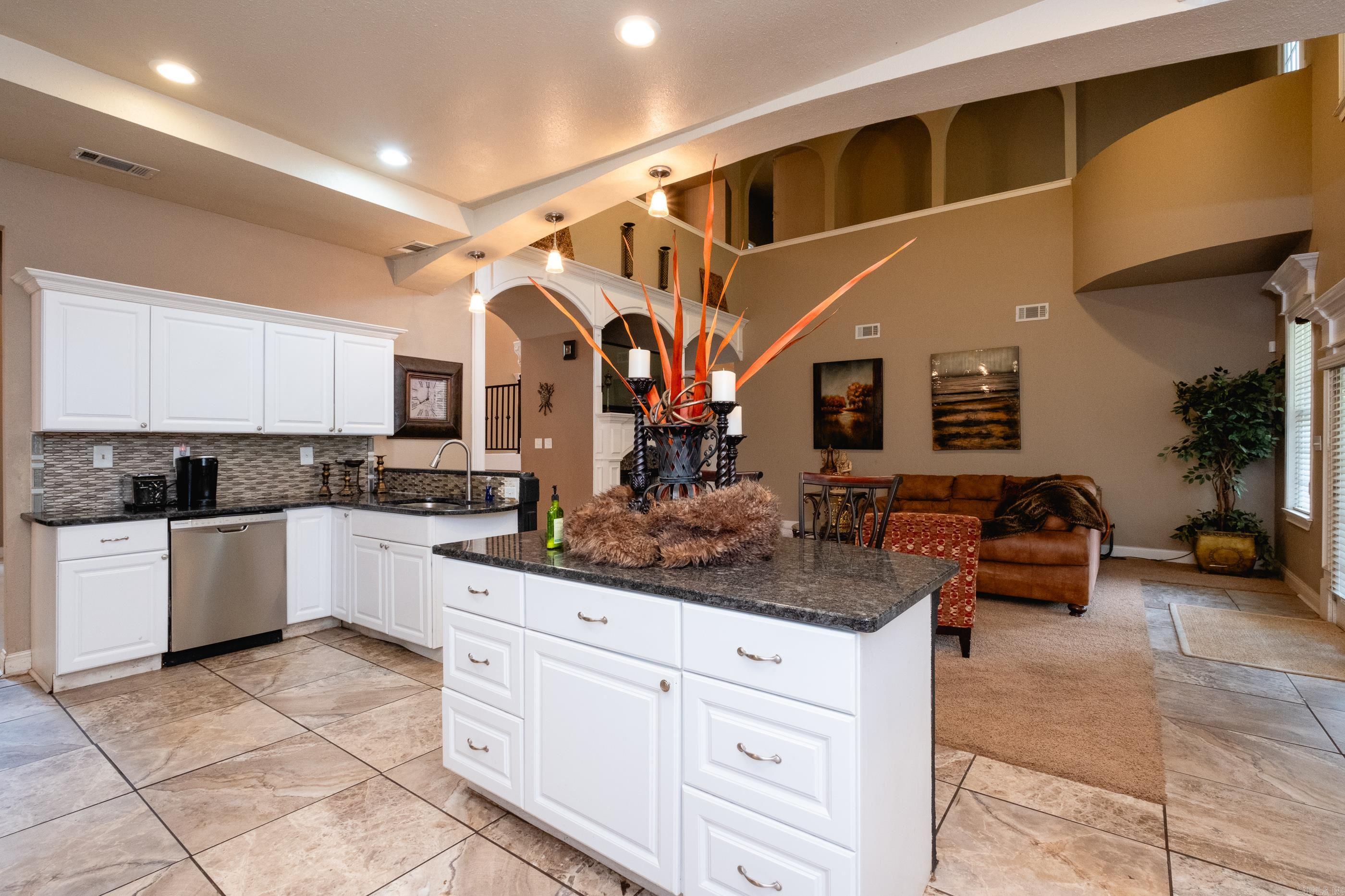 1436 Lakeshore Drive Hensley, AR 72065