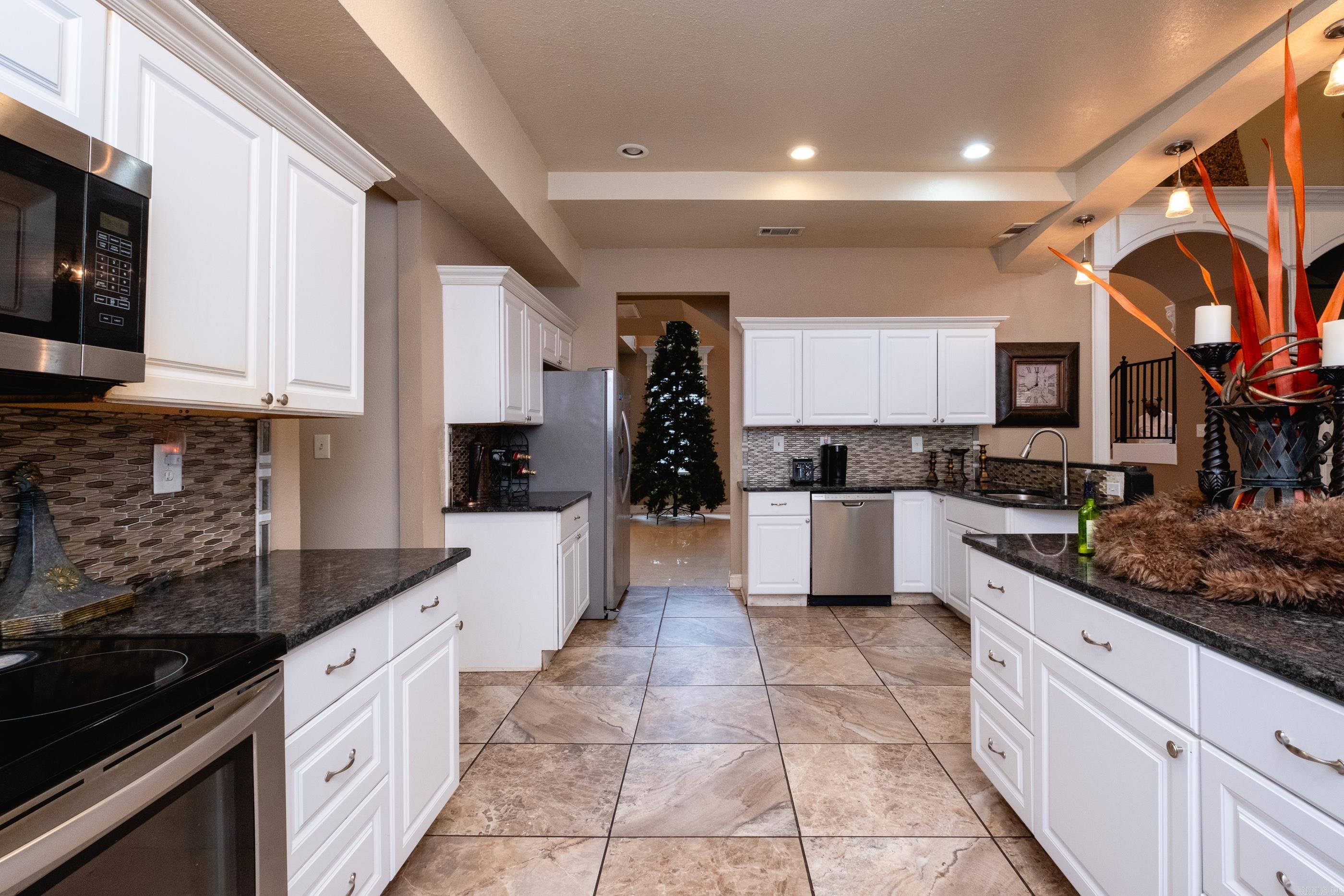 1436 Lakeshore Drive Hensley, AR 72065