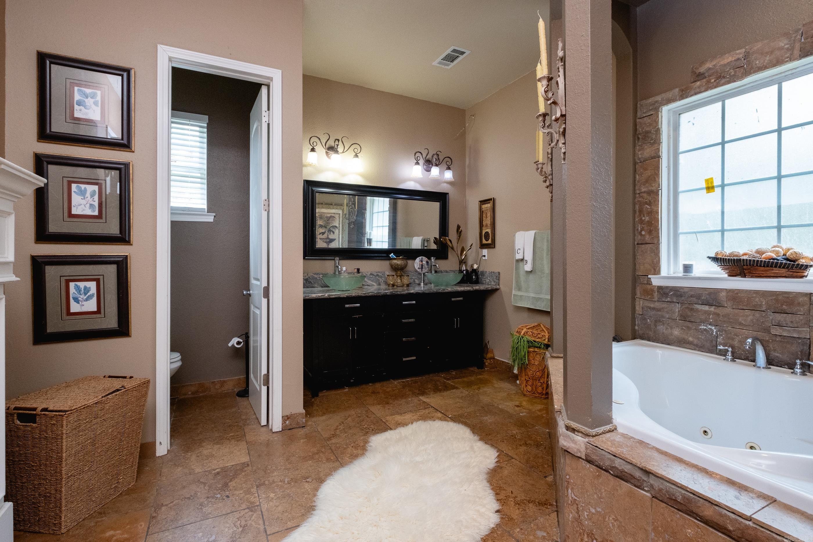 1436 Lakeshore Drive Hensley, AR 72065