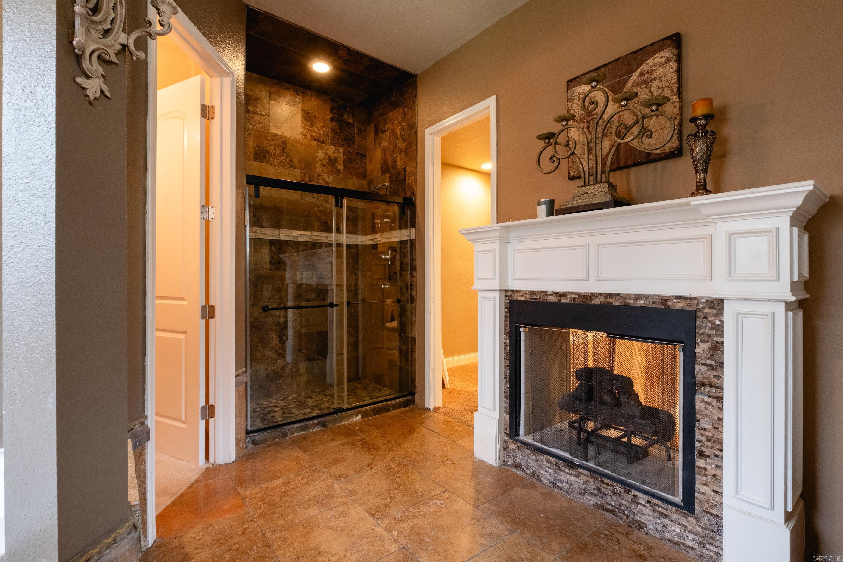 1436 Lakeshore Drive Hensley, AR 72065