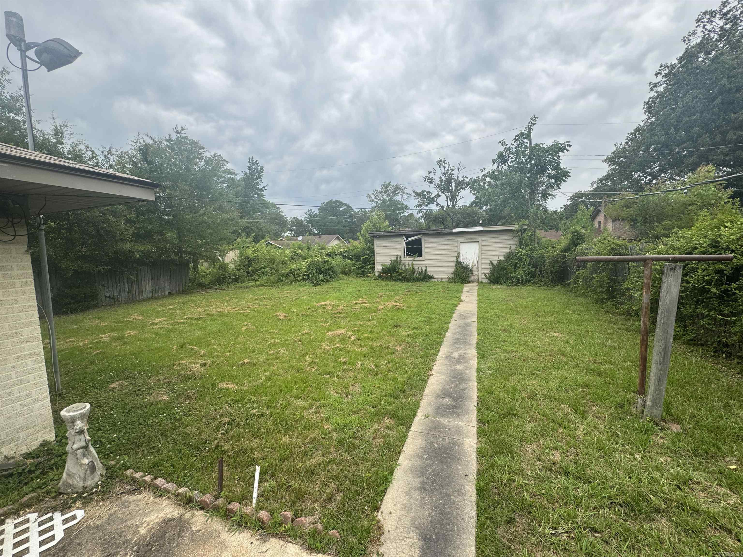 1807 W 32nd Ave Pine Bluff, AR 71603