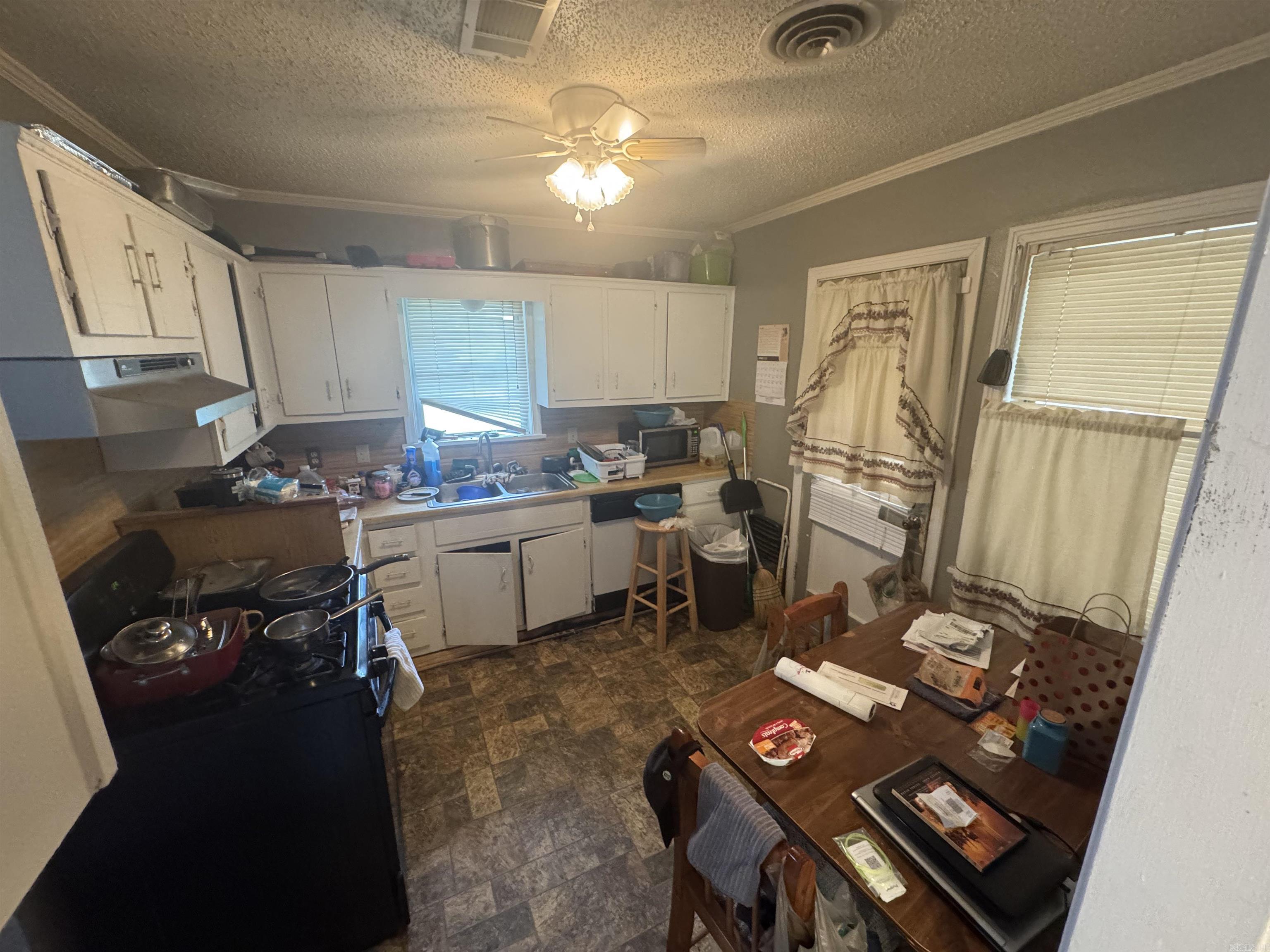 1807 W 32nd Ave Pine Bluff, AR 71603