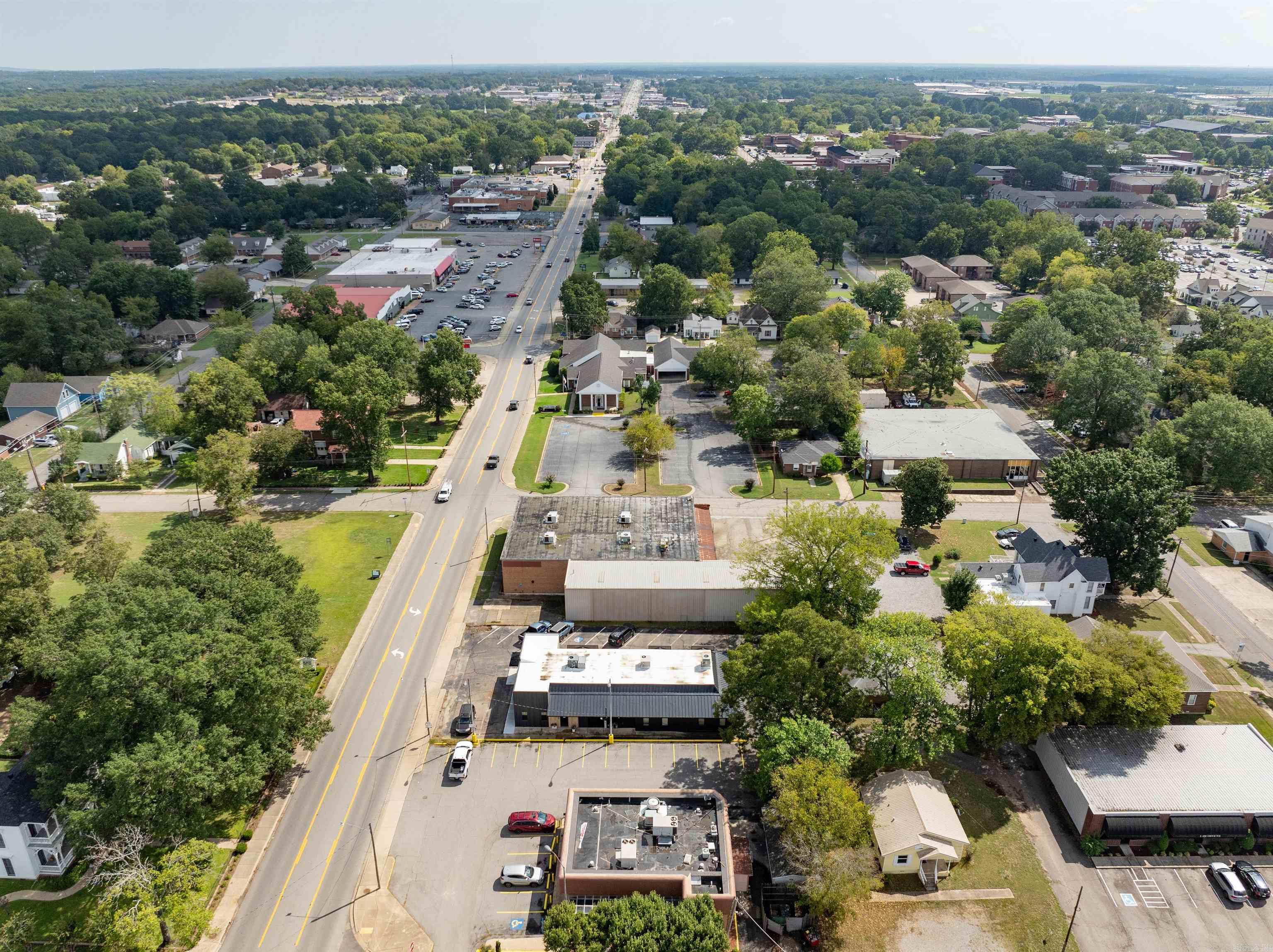 301 E Race  Searcy, AR