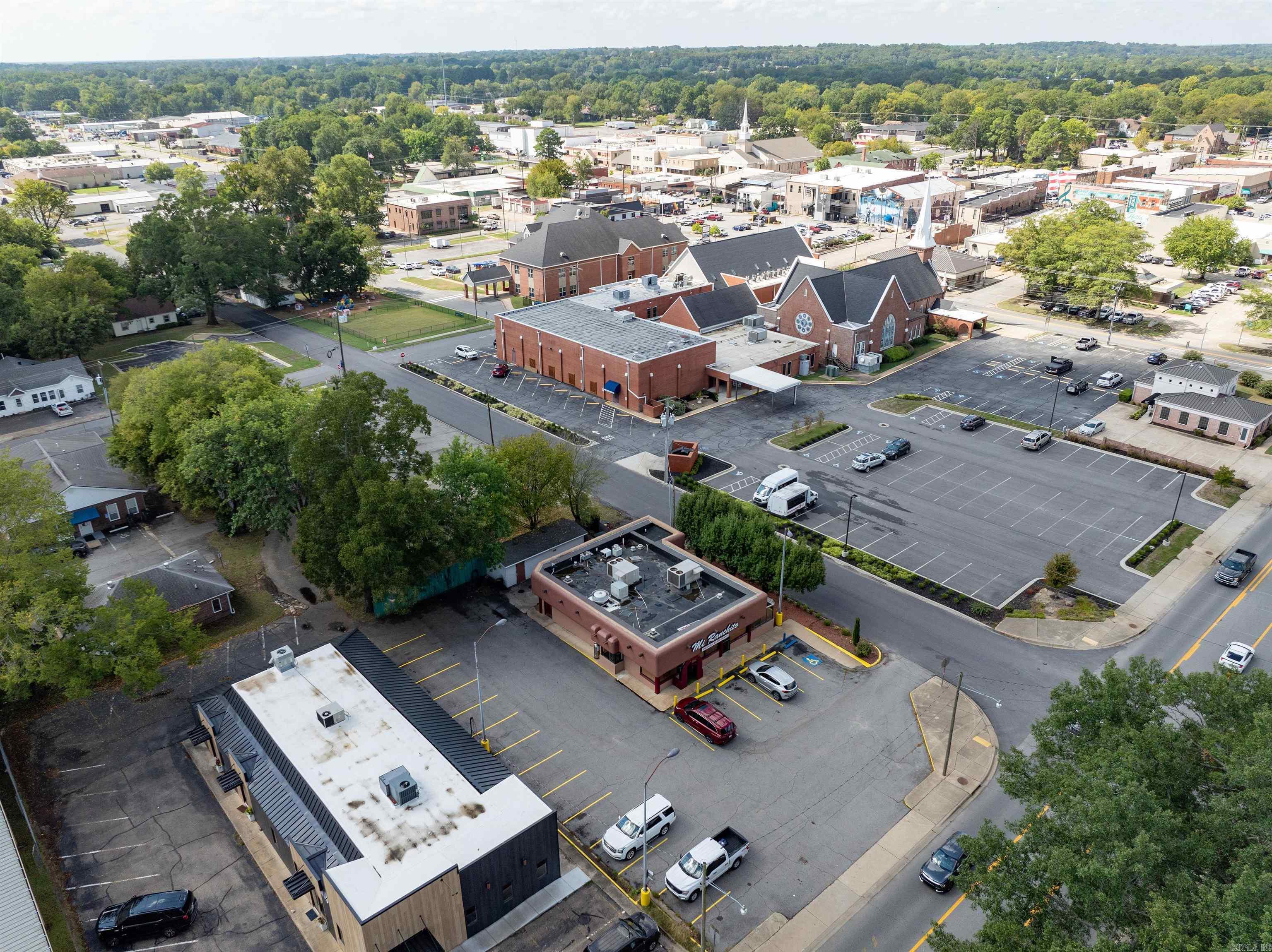 301 E Race  Searcy, AR