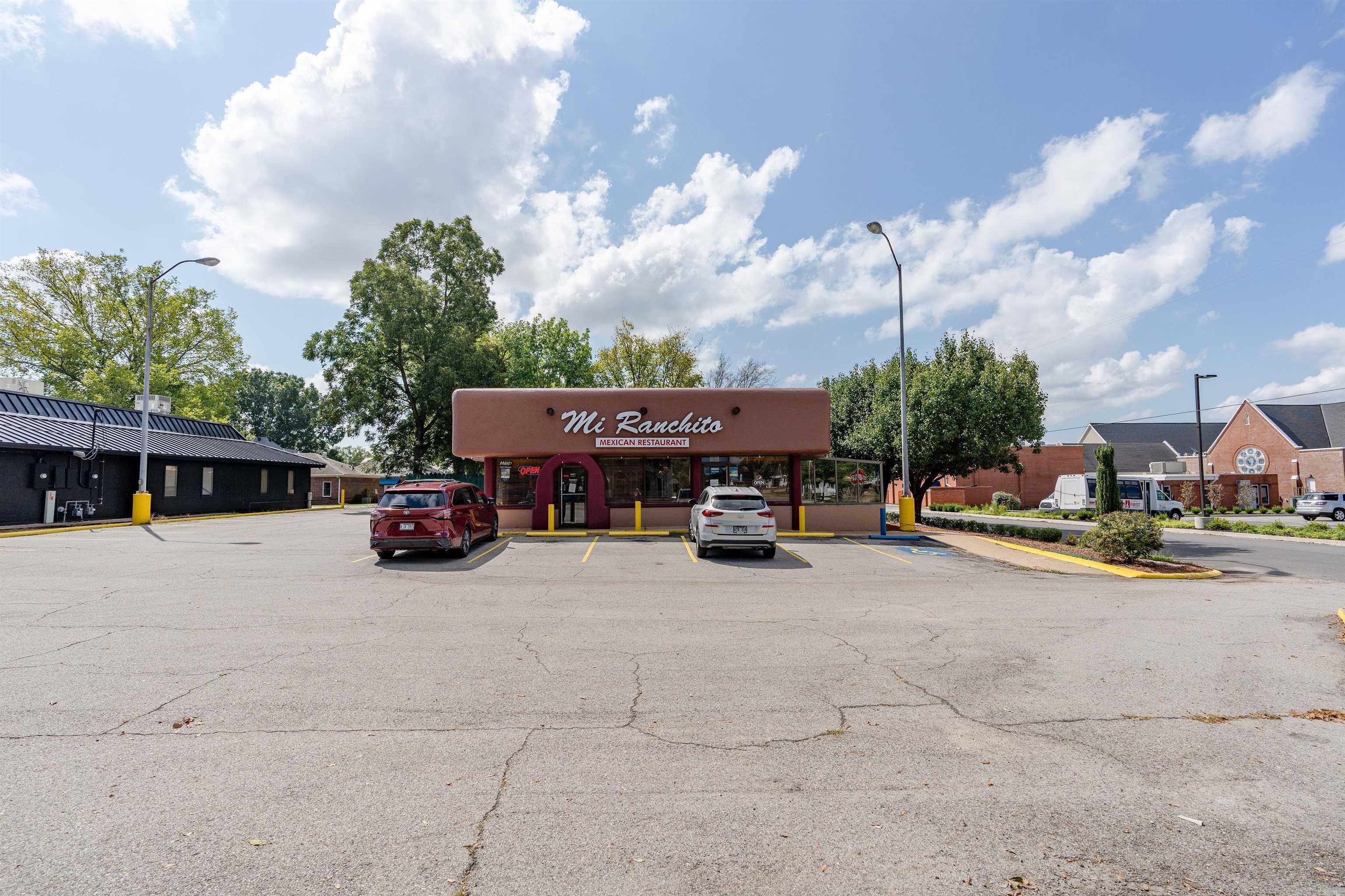 301 E Race  Searcy, AR