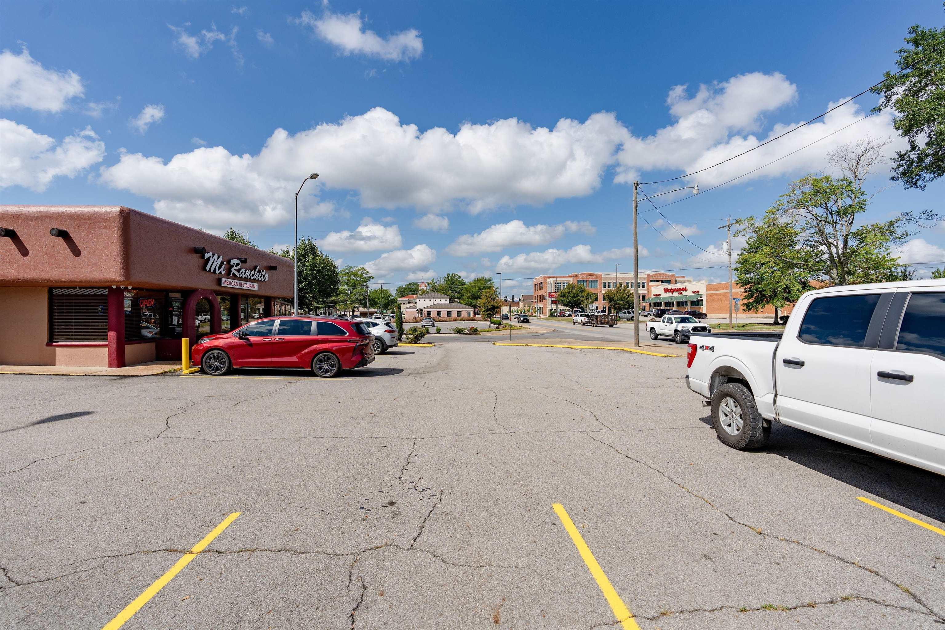 301 E Race  Searcy, AR