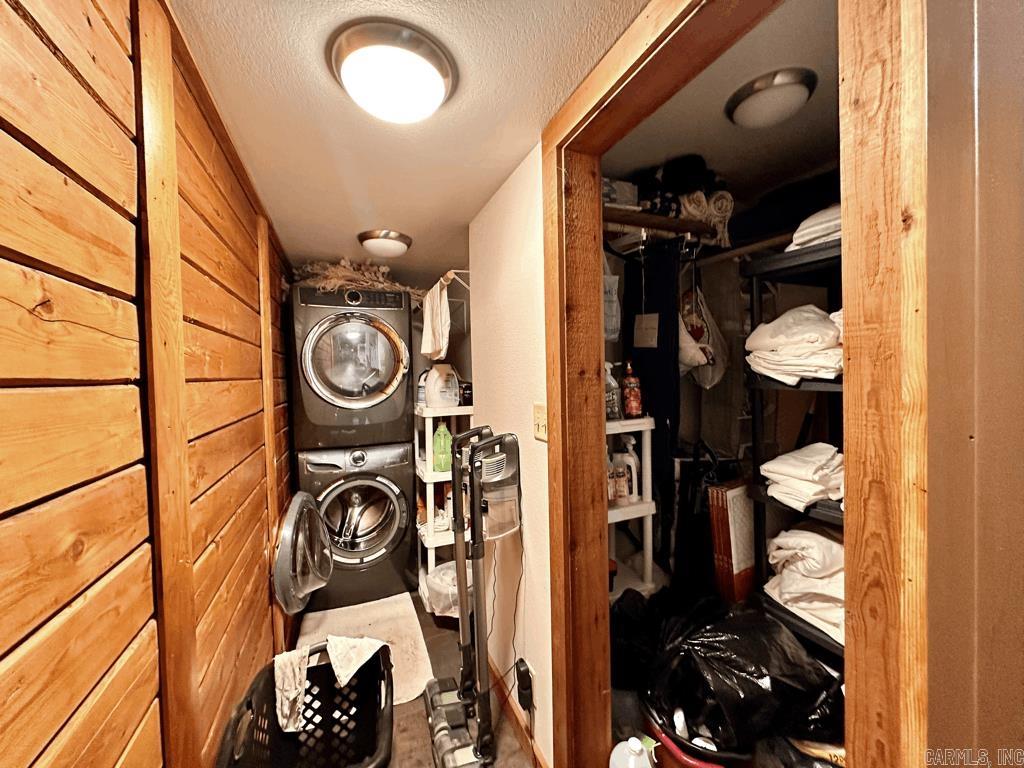 47 Chigger Hill  Story, AR