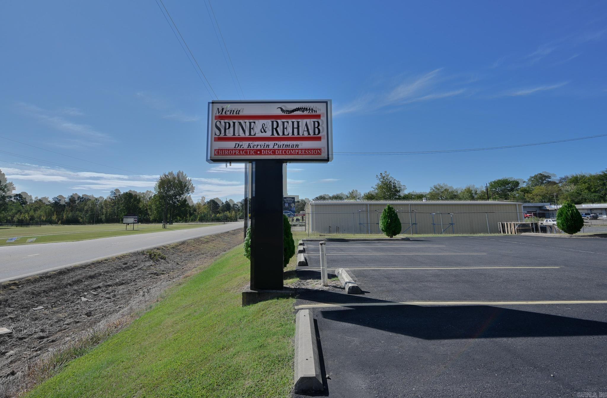 701 S Morrow  Mena, AR