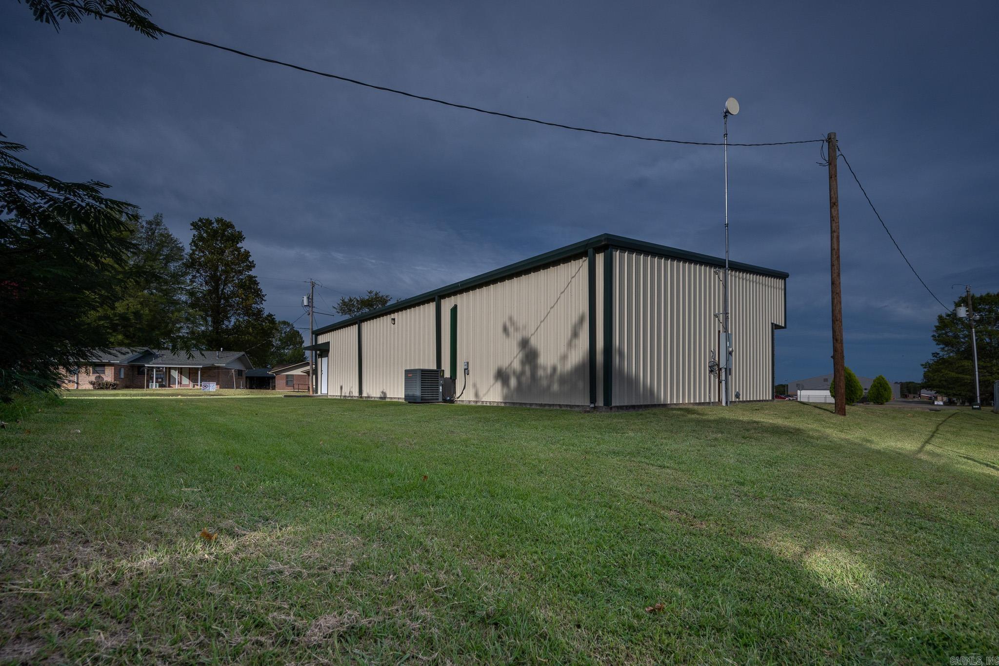 701 S Morrow  Mena, AR