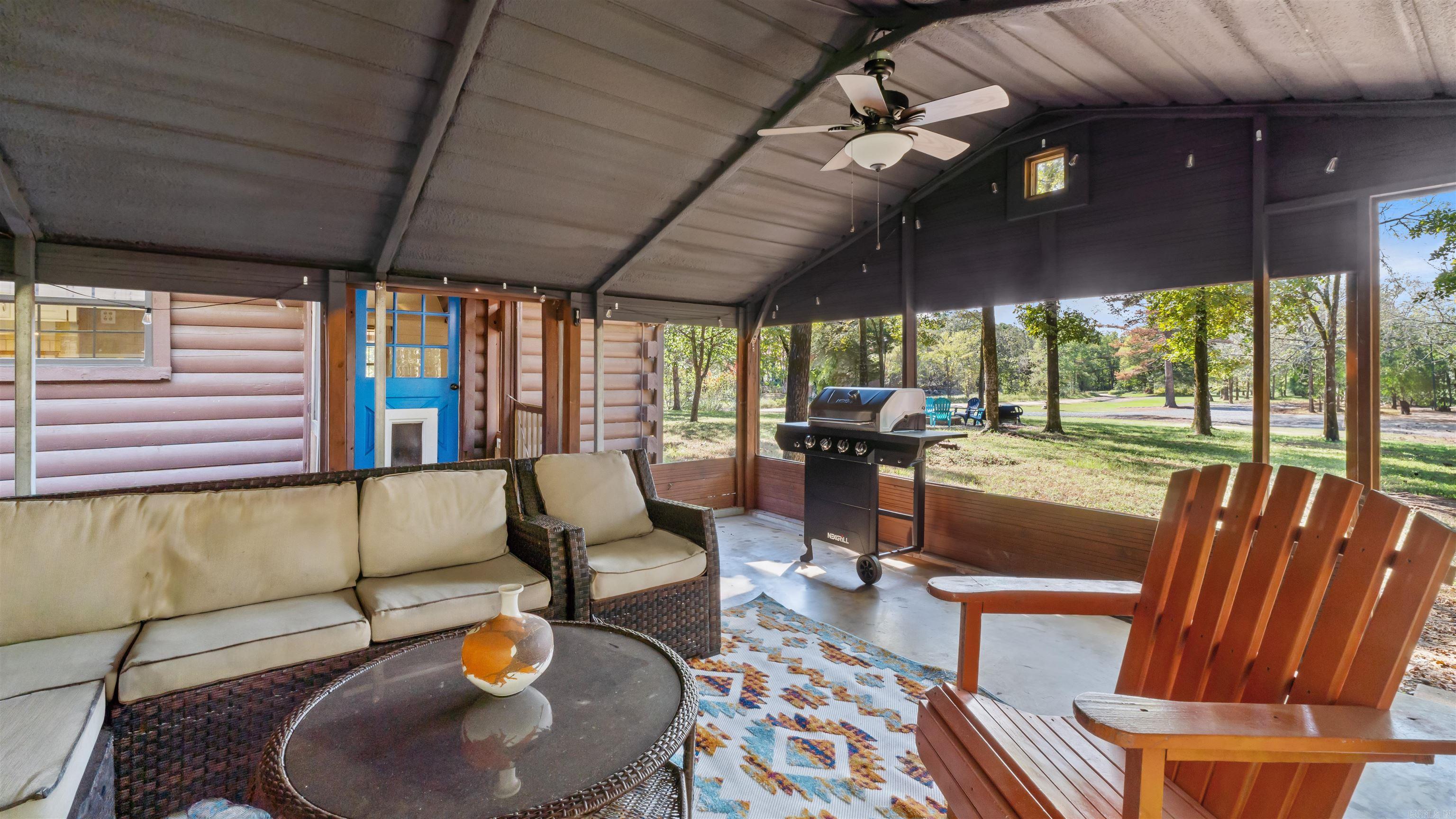 313 Post Oak  Hochatown, OK