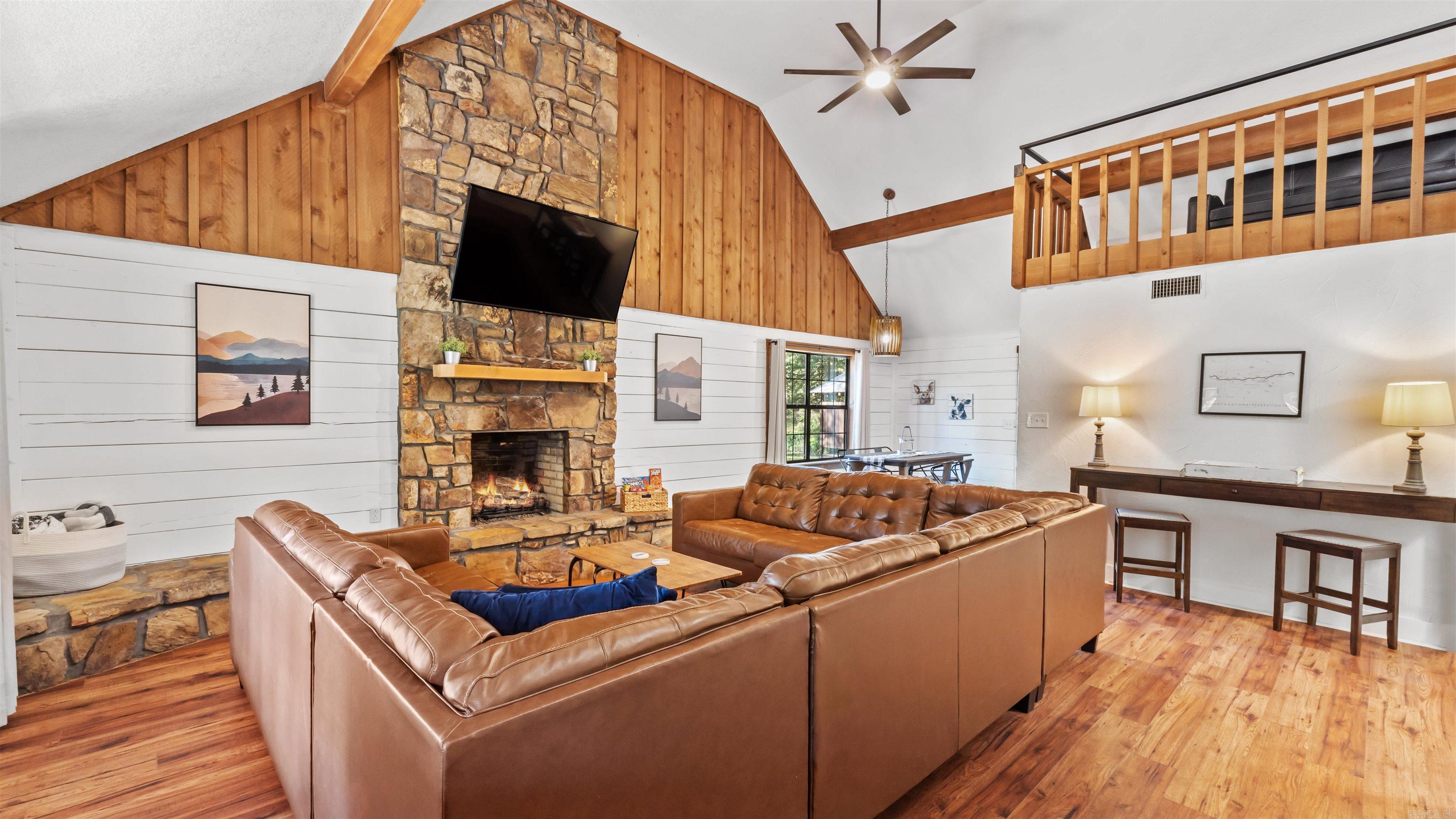 313 Post Oak  Hochatown, OK