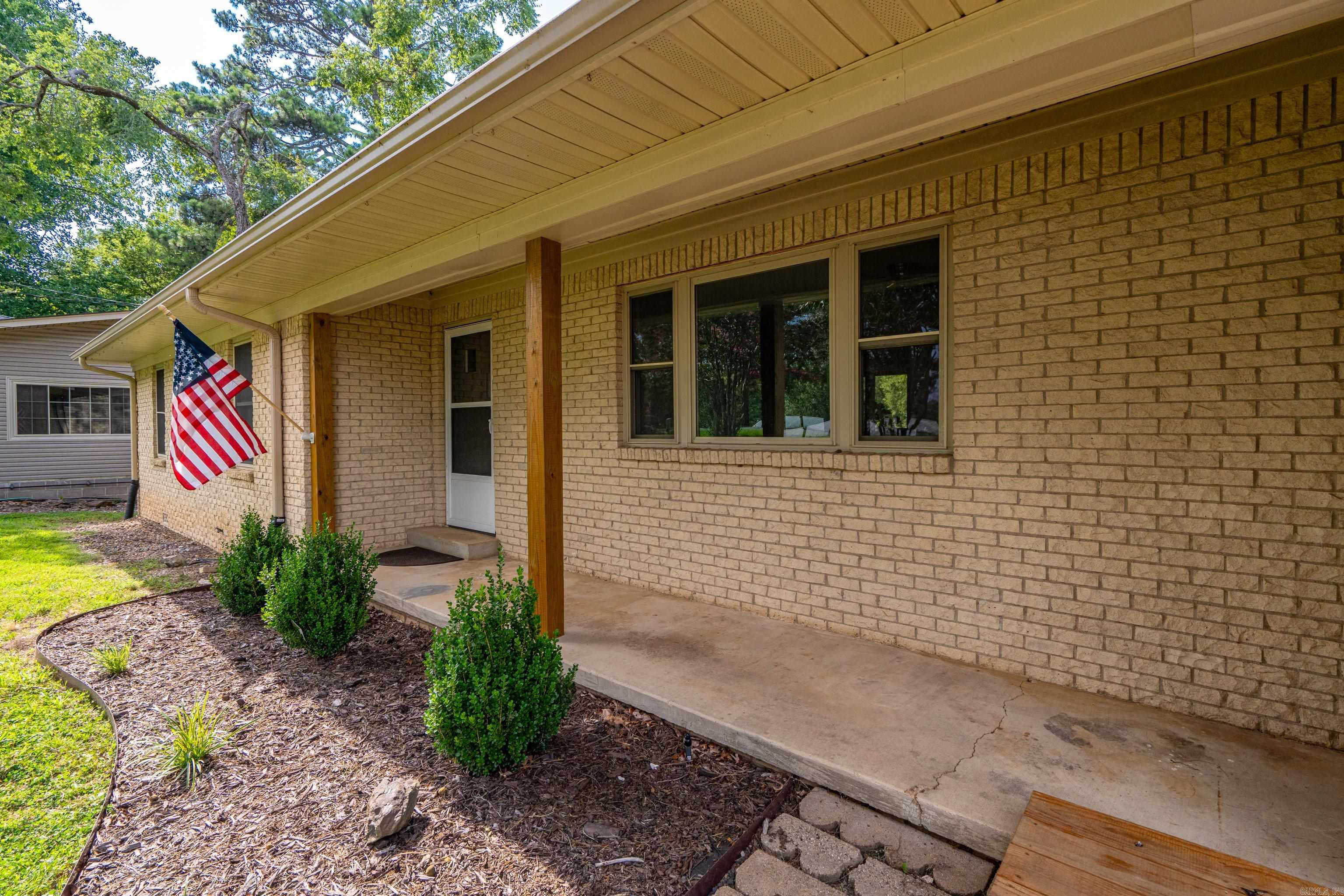 235 Echo Point Hot Springs, AR 71913