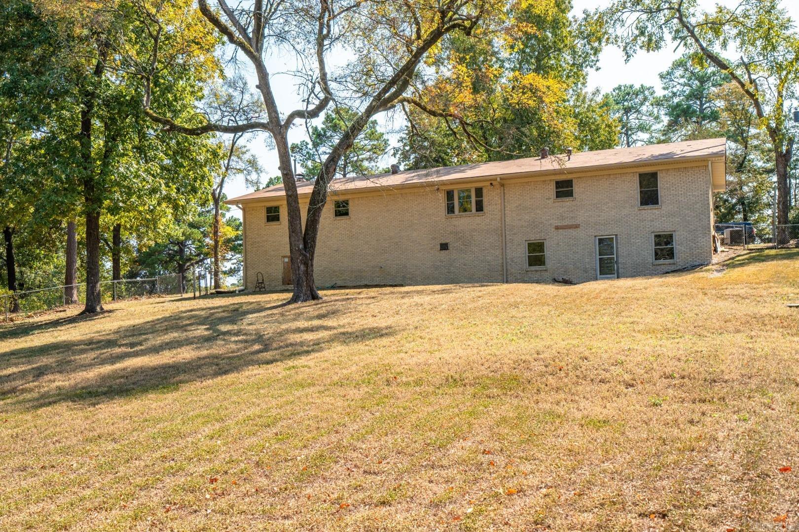 235 Echo Point Hot Springs, AR 71913