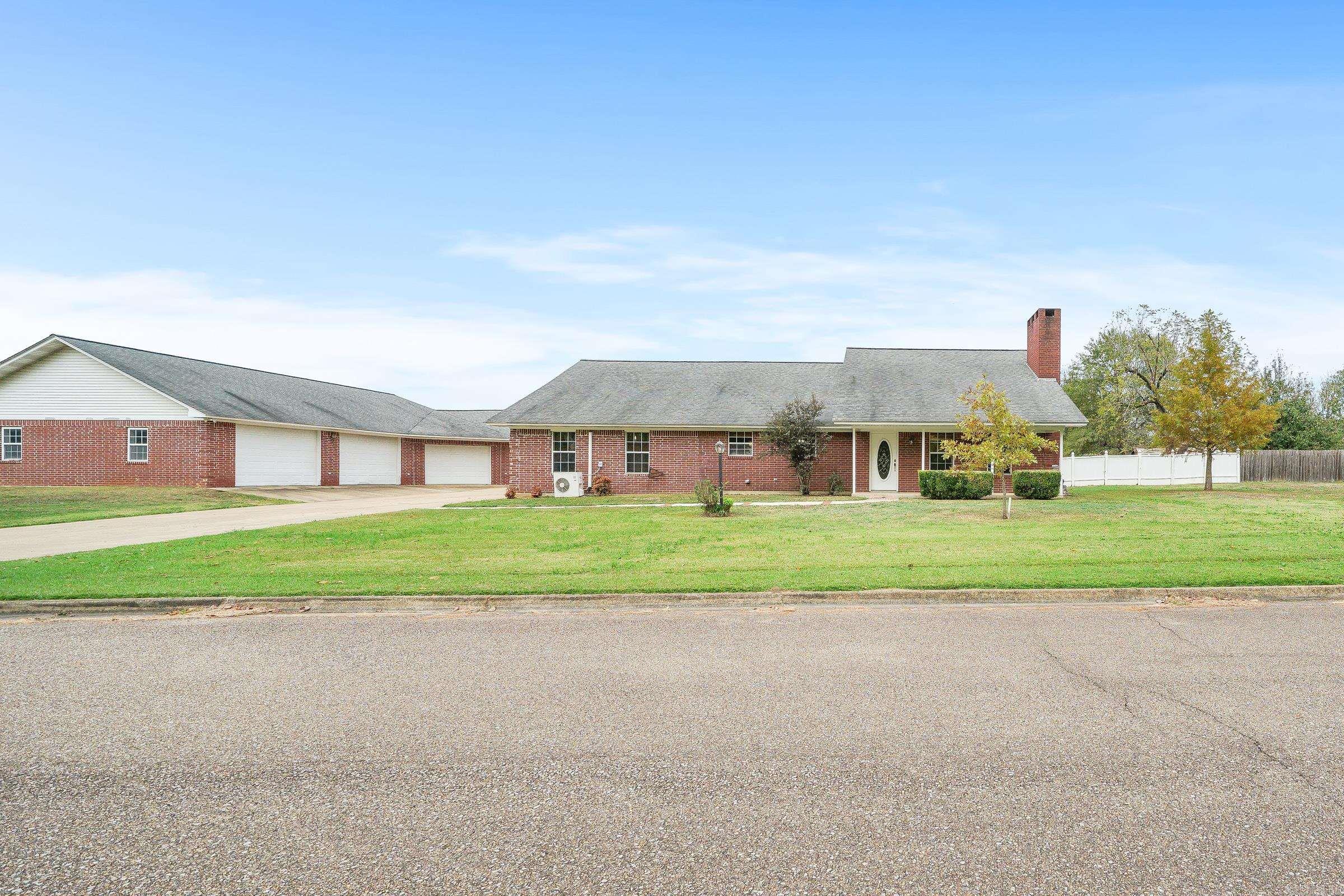 100 Long Meadow Drive De Queen, AR 71832