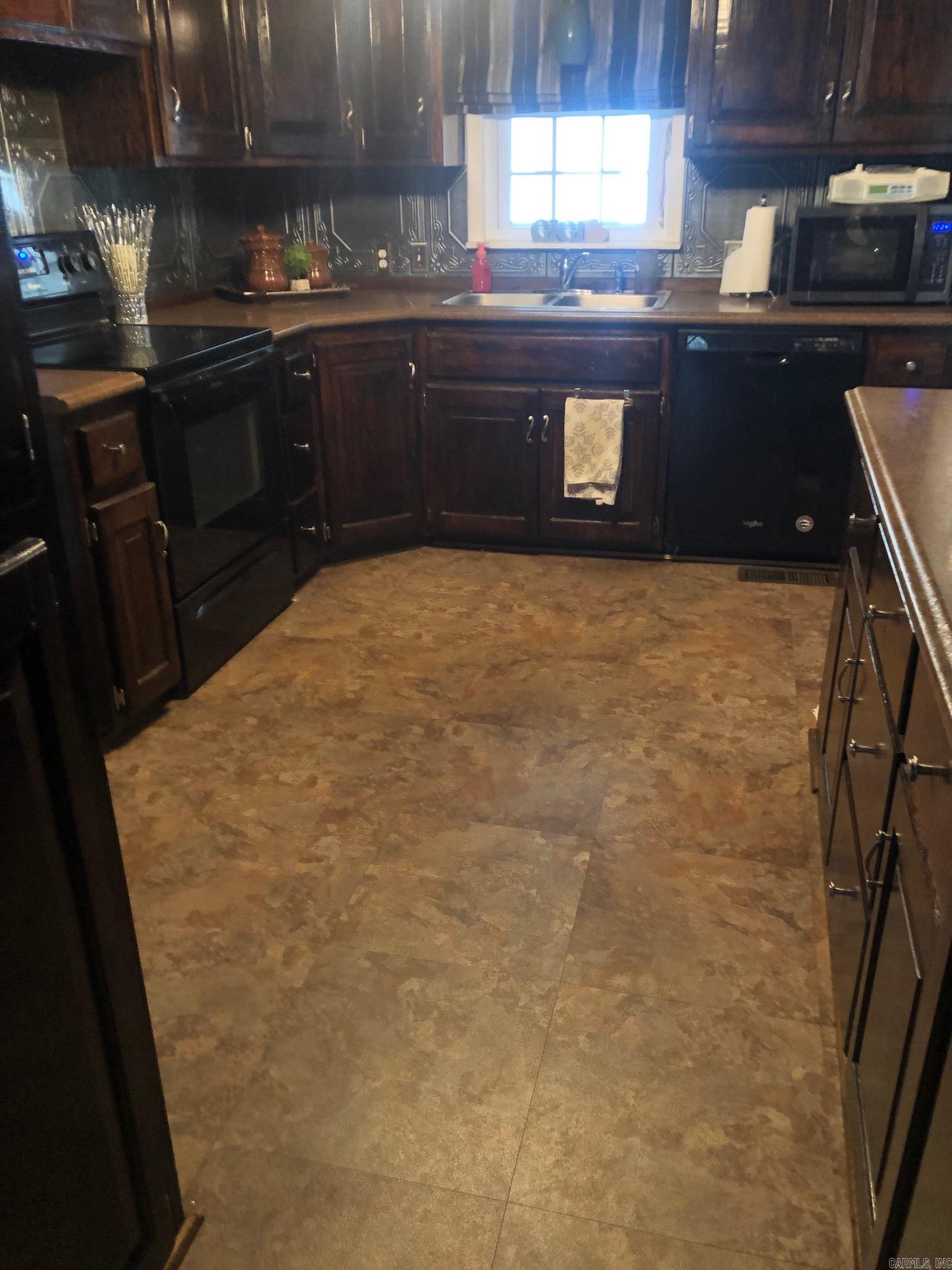 708 W 6th  Rector, AR