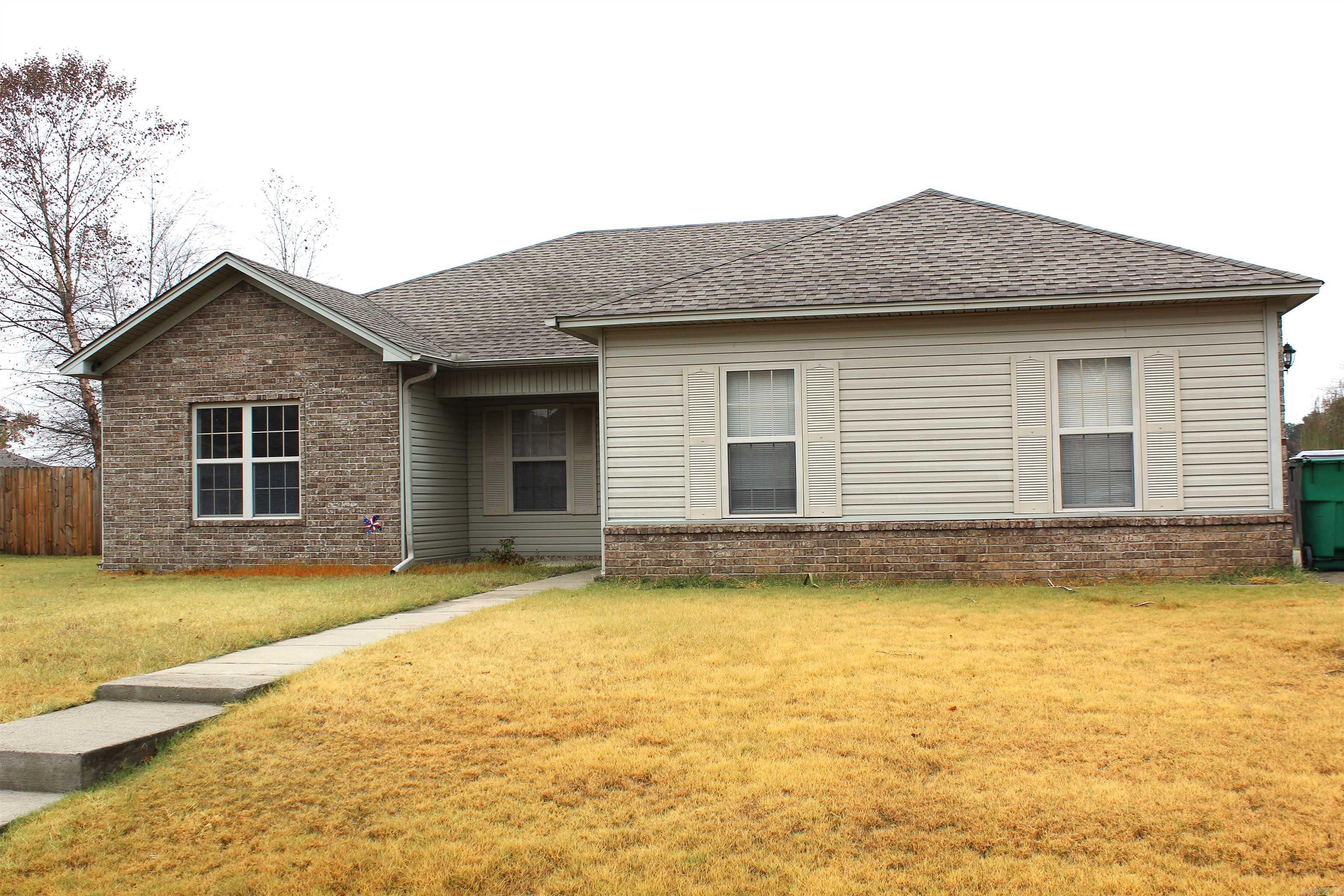 38 Chickasaw Drive