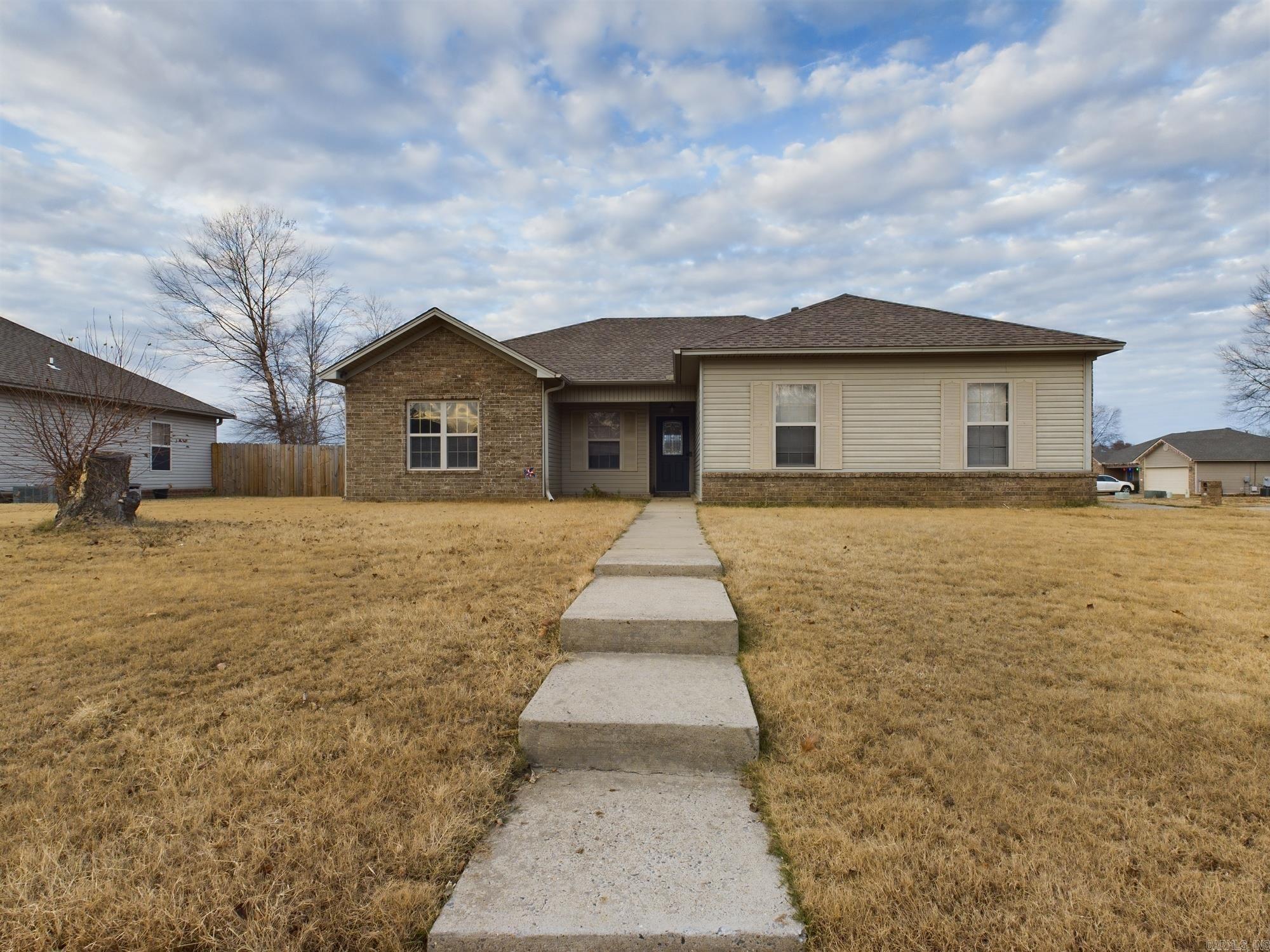 38 Chickasaw Drive — photo 2