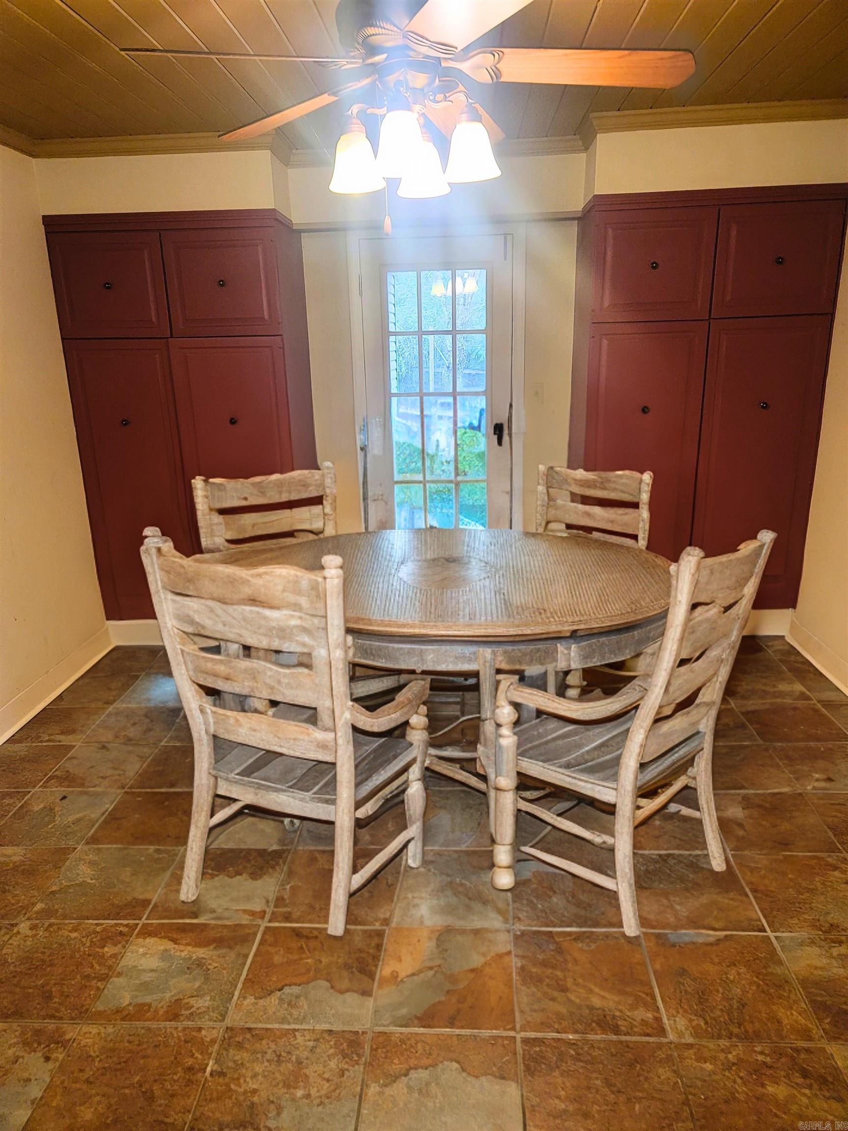 143 Fox Pass Cutoff Highway Hot Springs, AR 71901