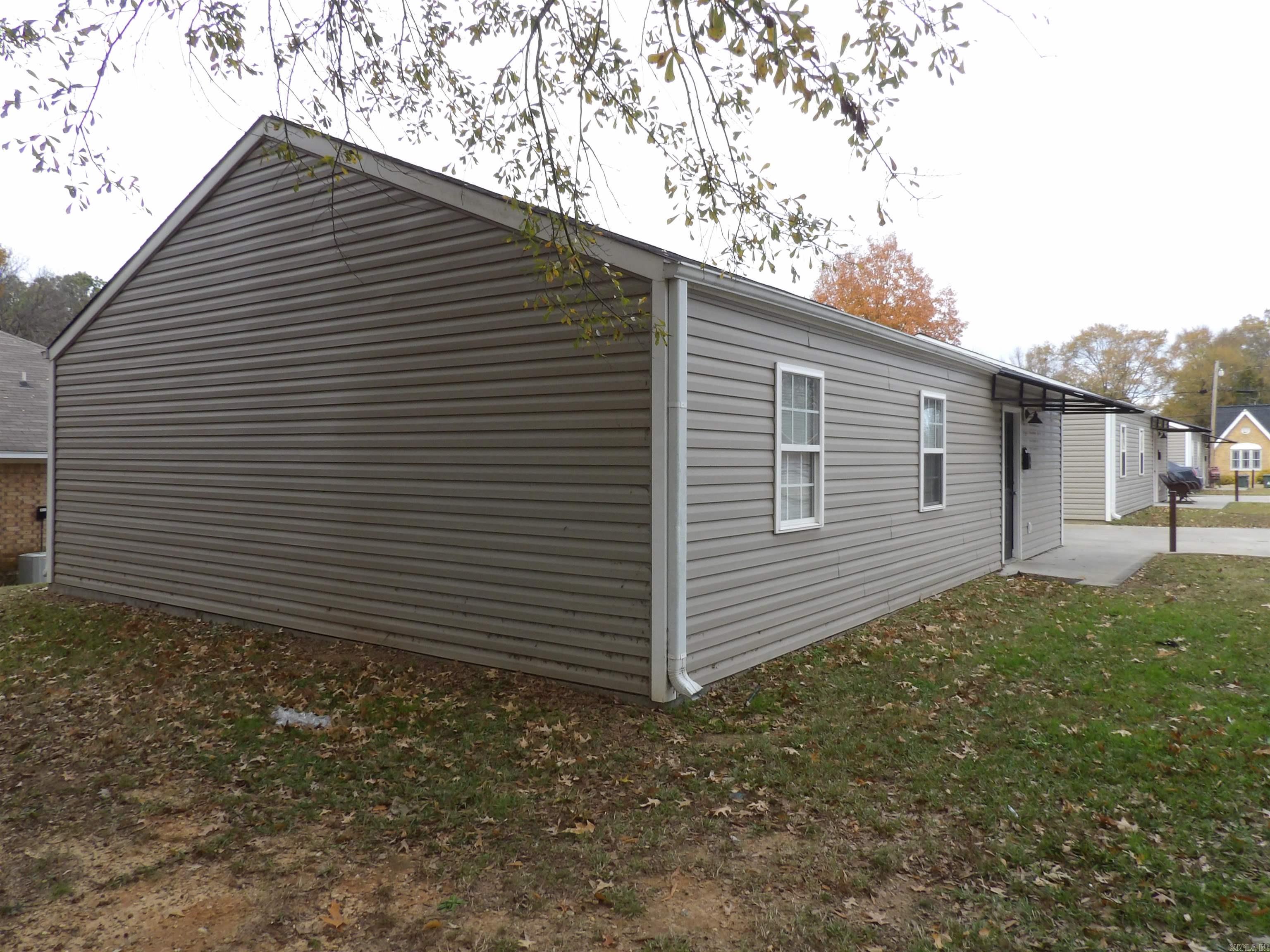 125 W Jackson  Monticello, AR