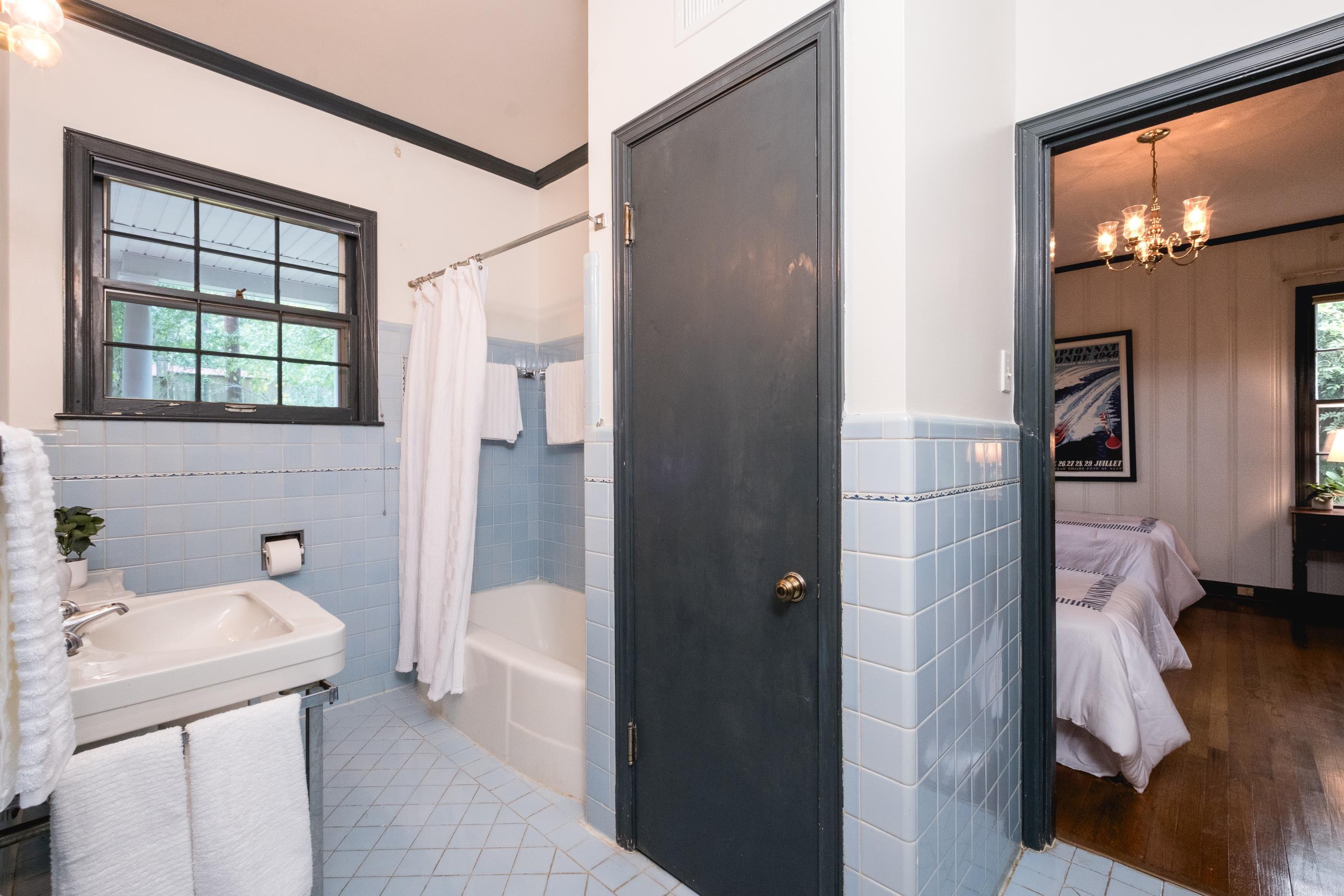 6320 Cantrell Road Little Rock, AR 72207