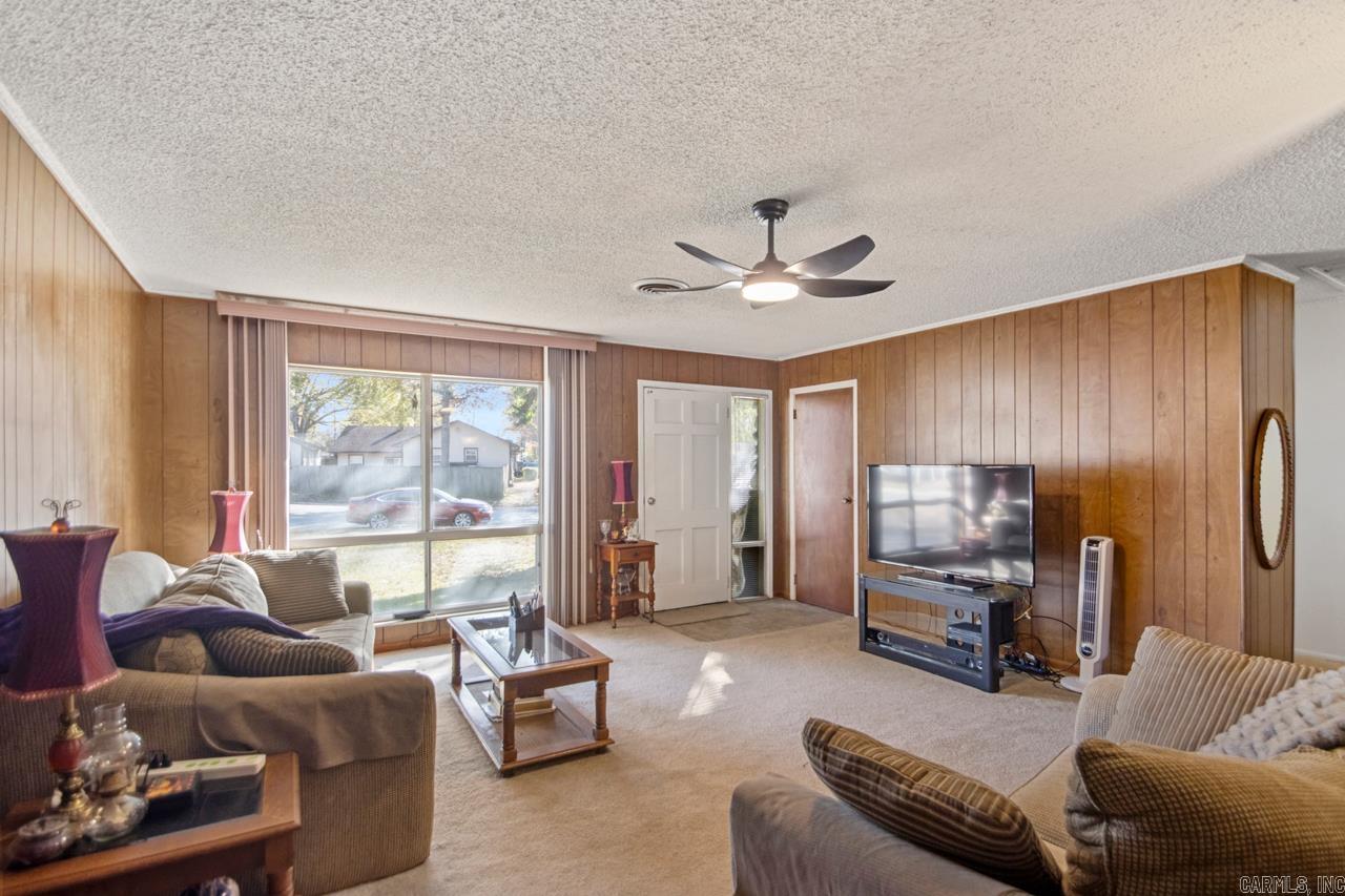 315 Dobbs Street — photo 2