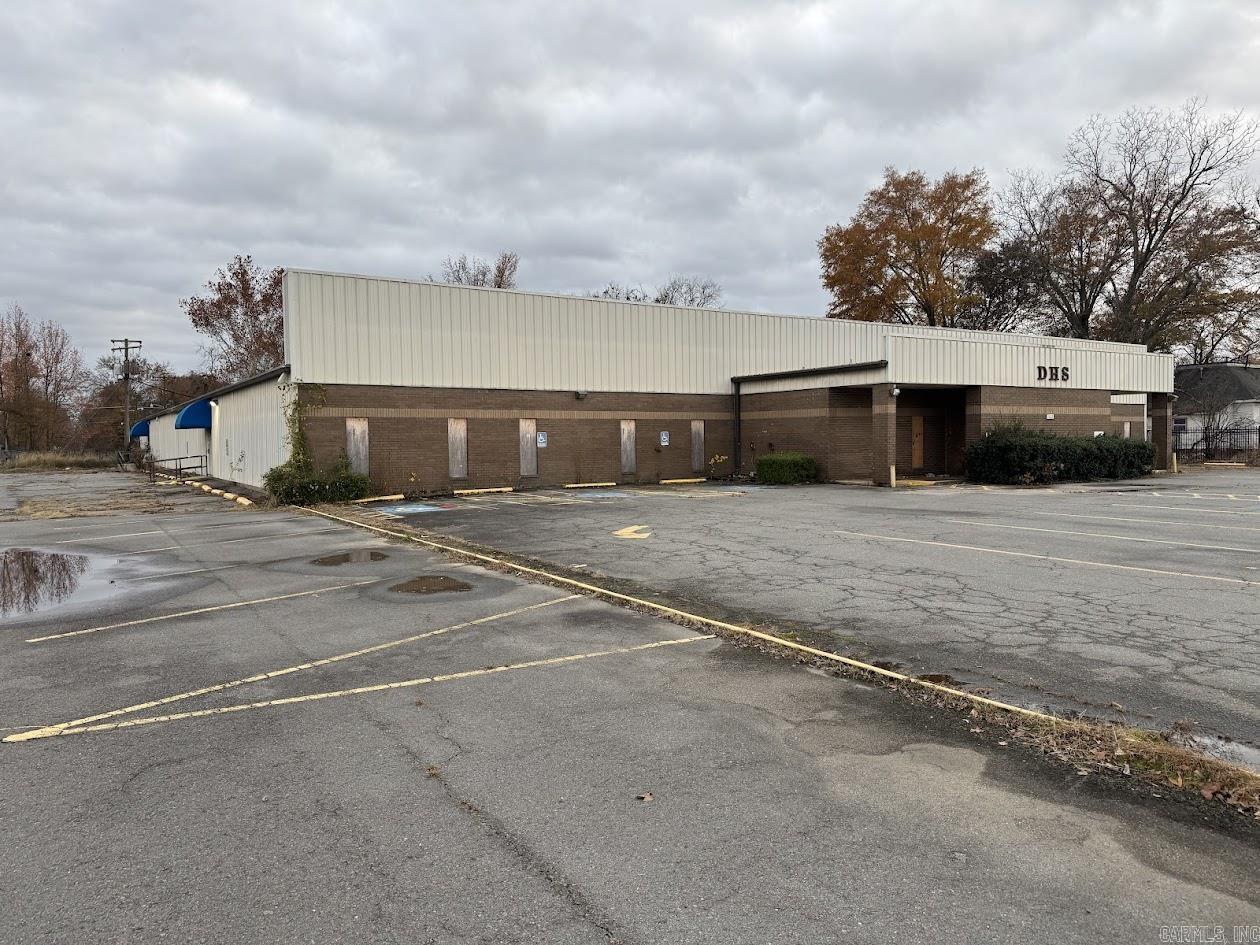 1222 W 6th Ave  Pine Bluff, AR