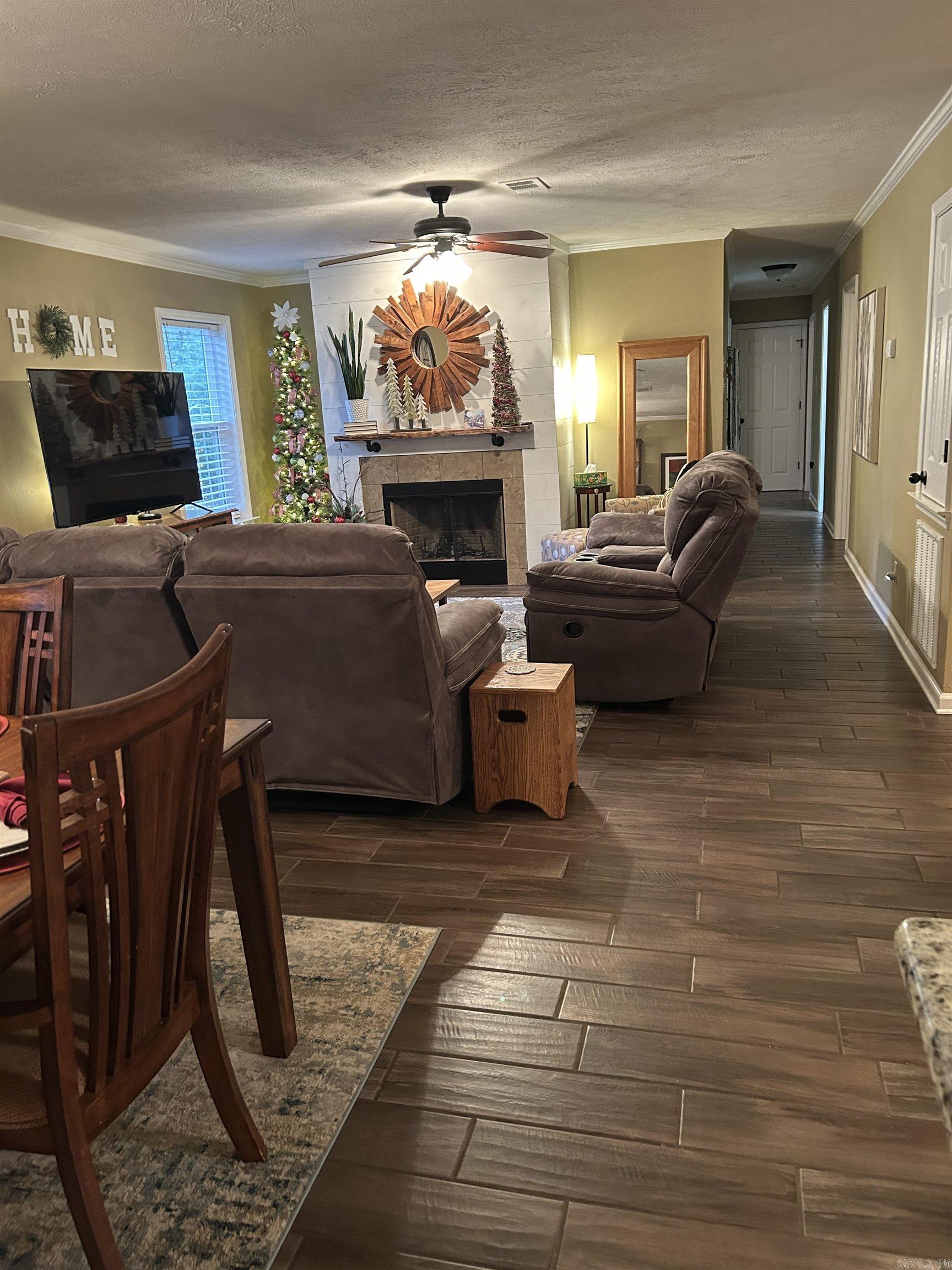 61 Poage — photo 2