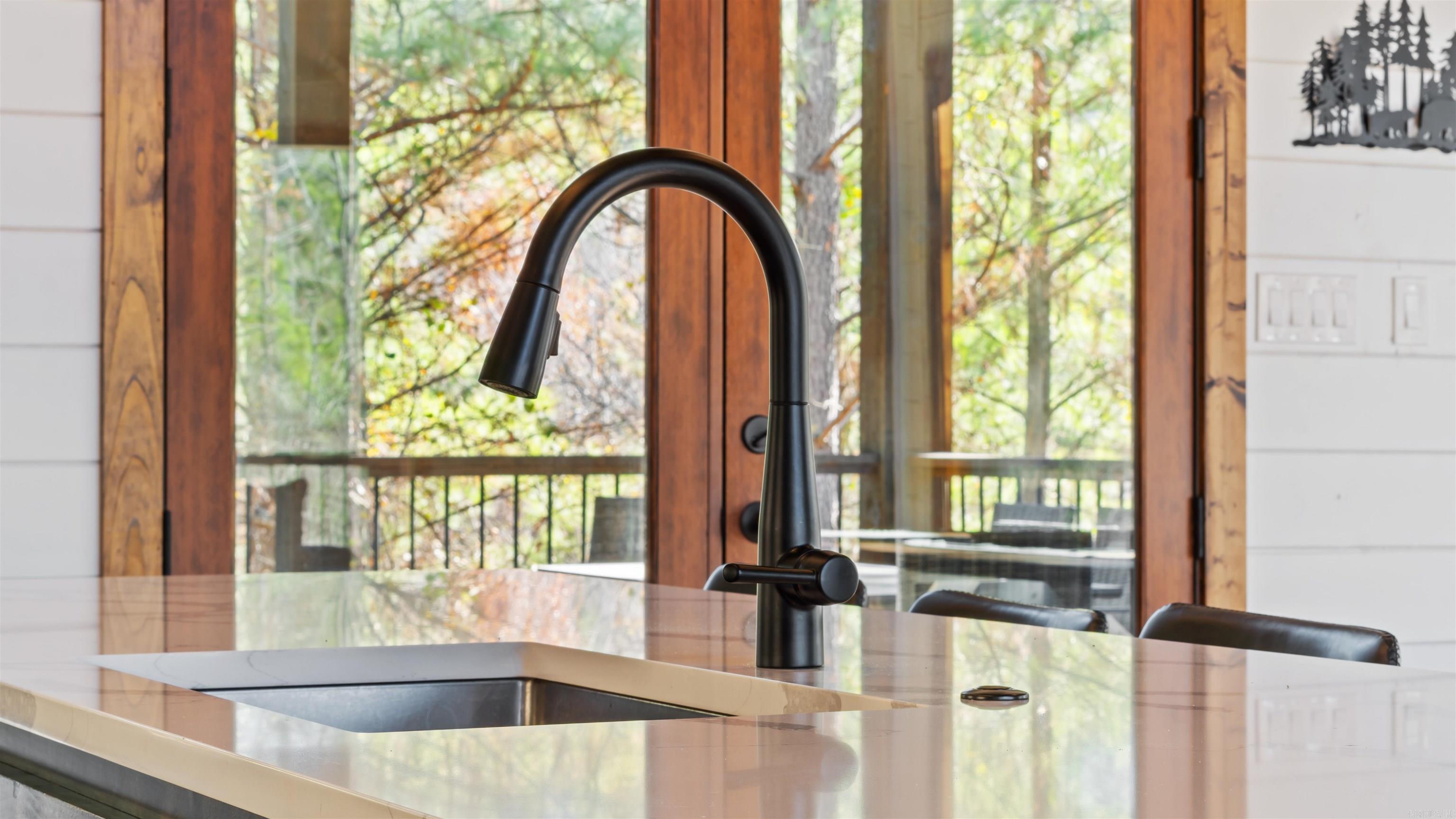 93 Twisted Pine  Hochatown, OK