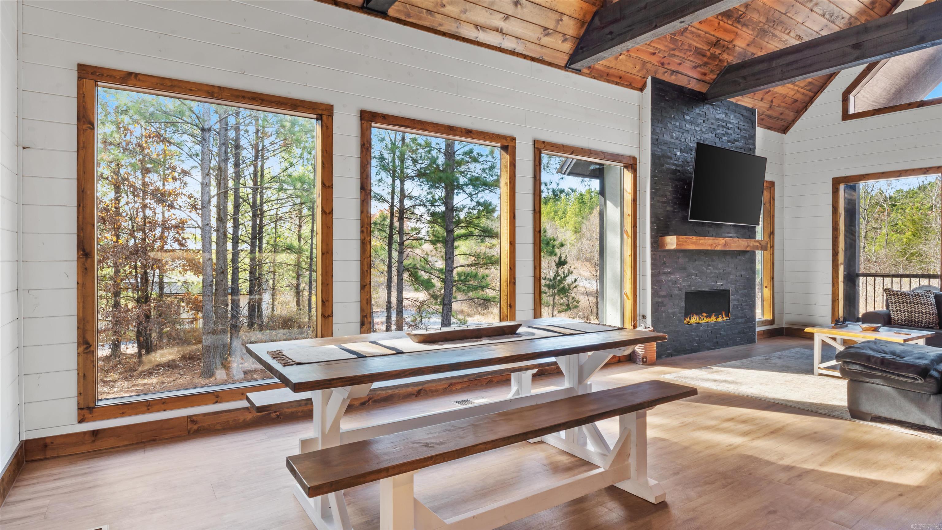 93 Twisted Pine  Hochatown, OK