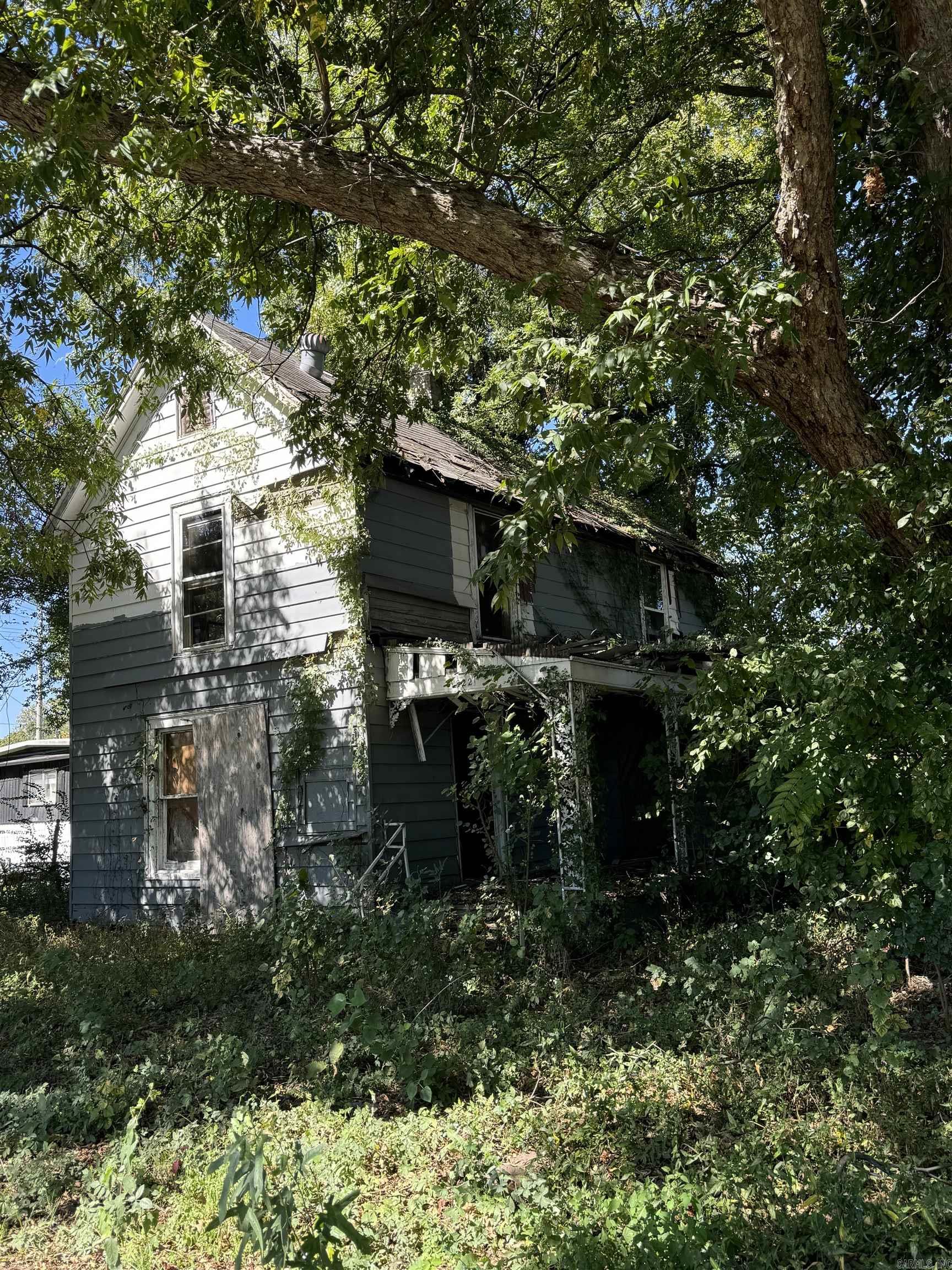 2221 E 6th Ave  Pine Bluff, AR